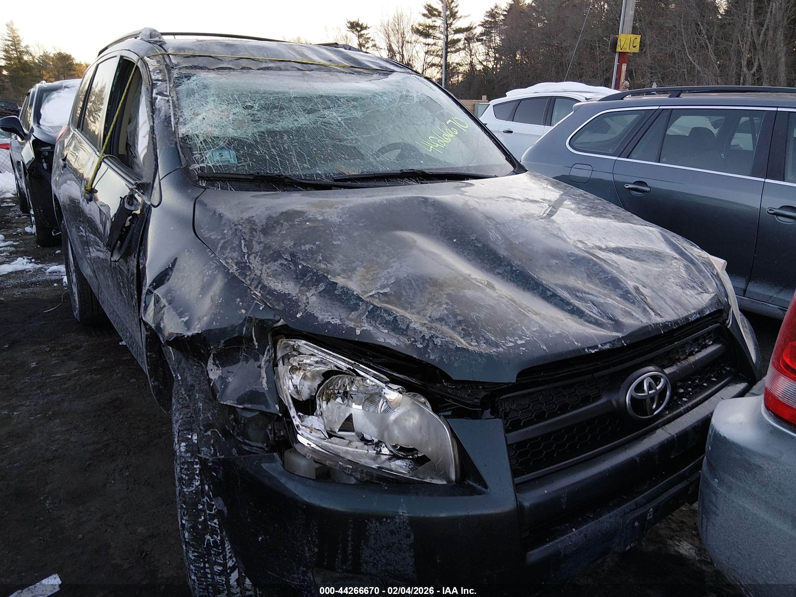 TOYOTA RAV4 image 6