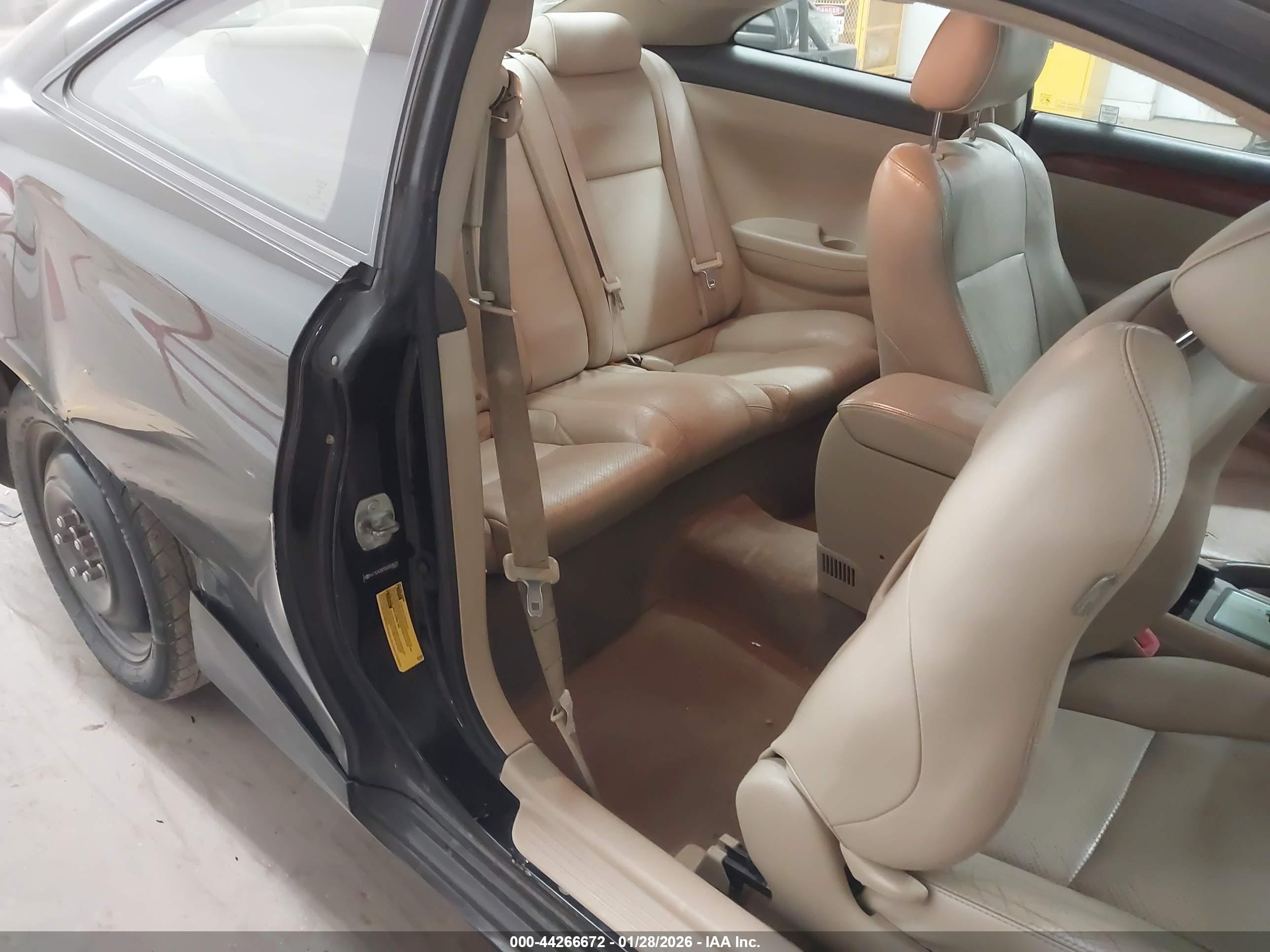 TOYOTA CAMRY image 8