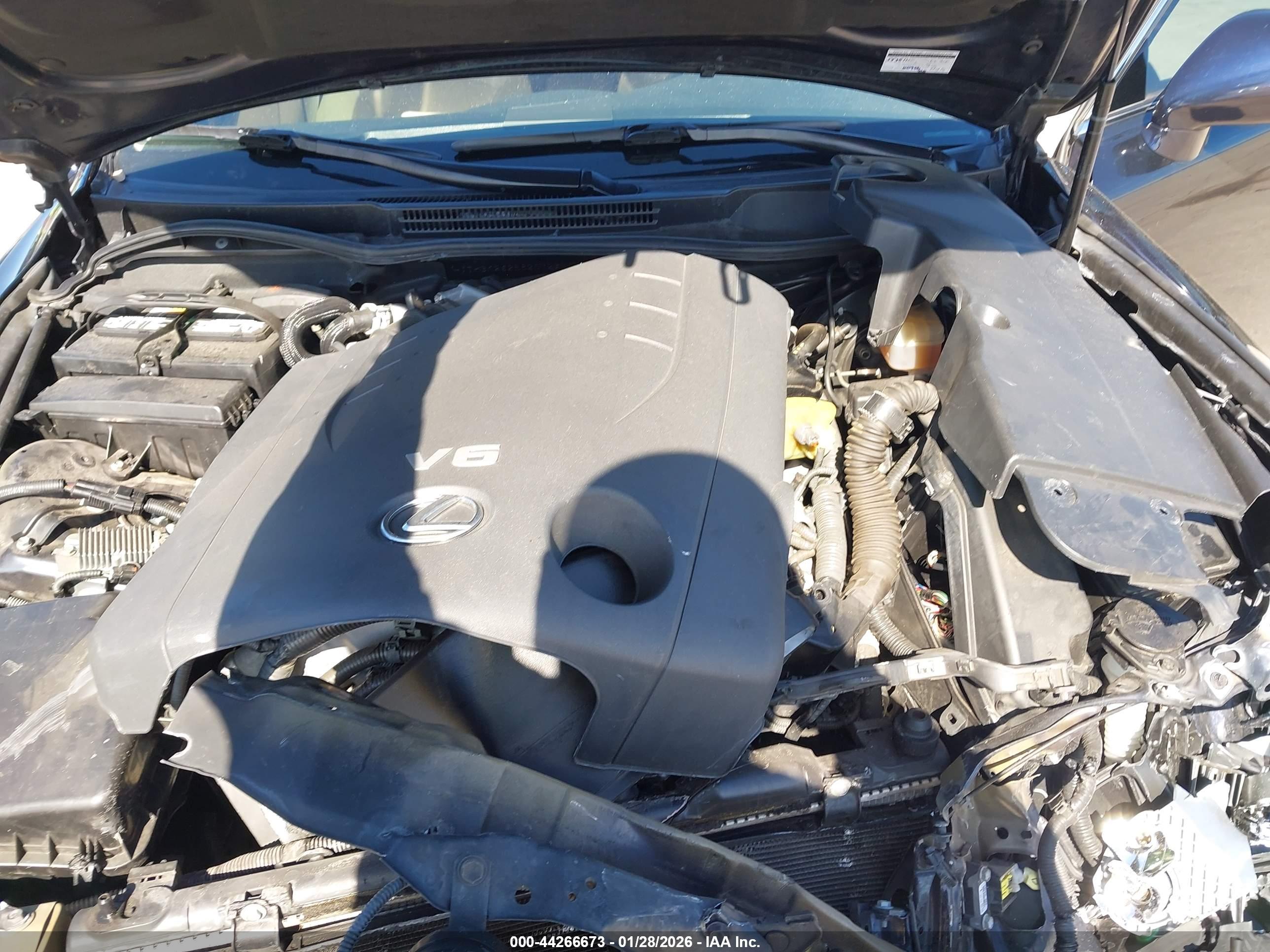 LEXUS IS image 10