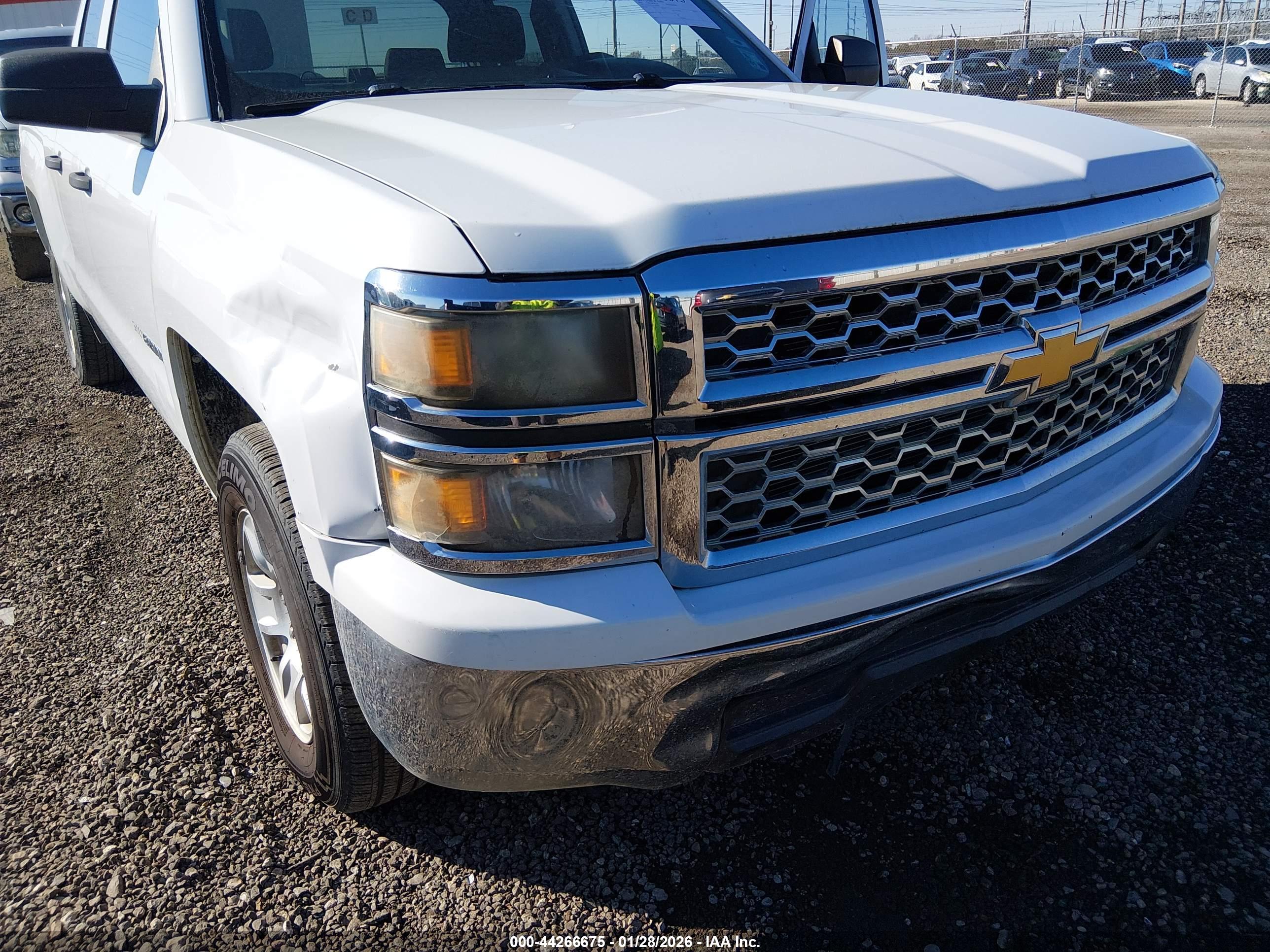 CHEVROLET SILVERADO image 6