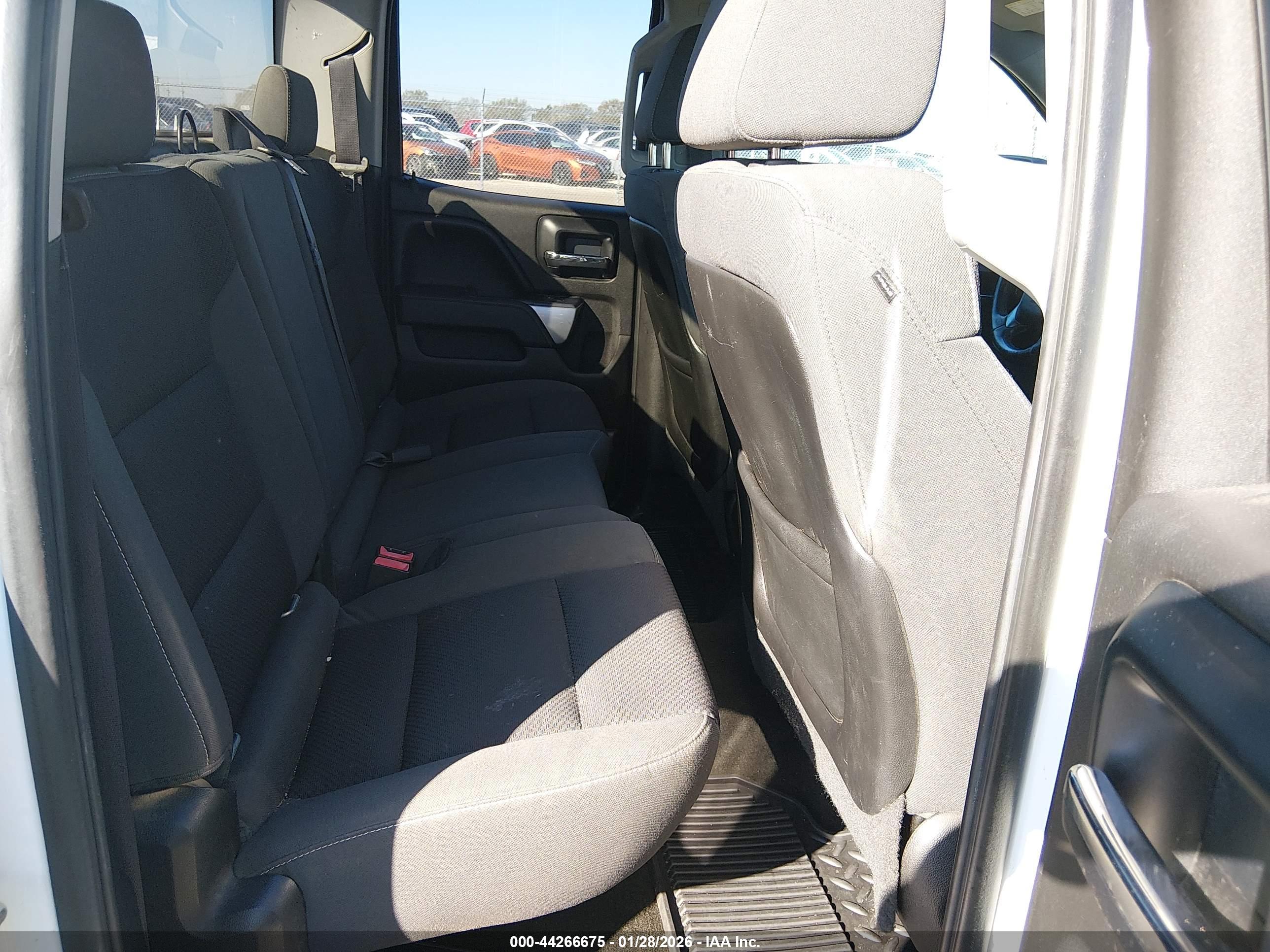 CHEVROLET SILVERADO image 8