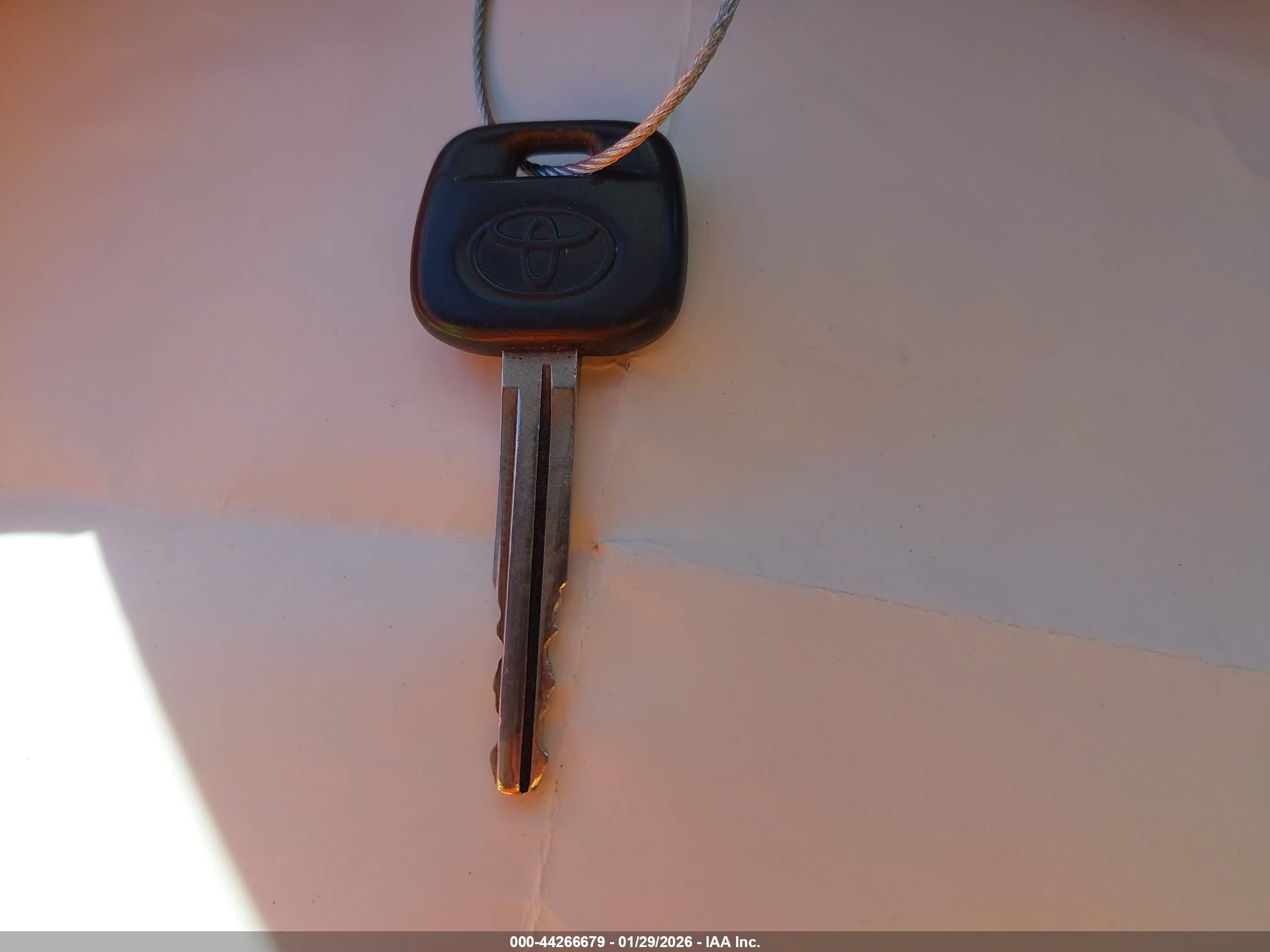 TOYOTA CAMRY image 11