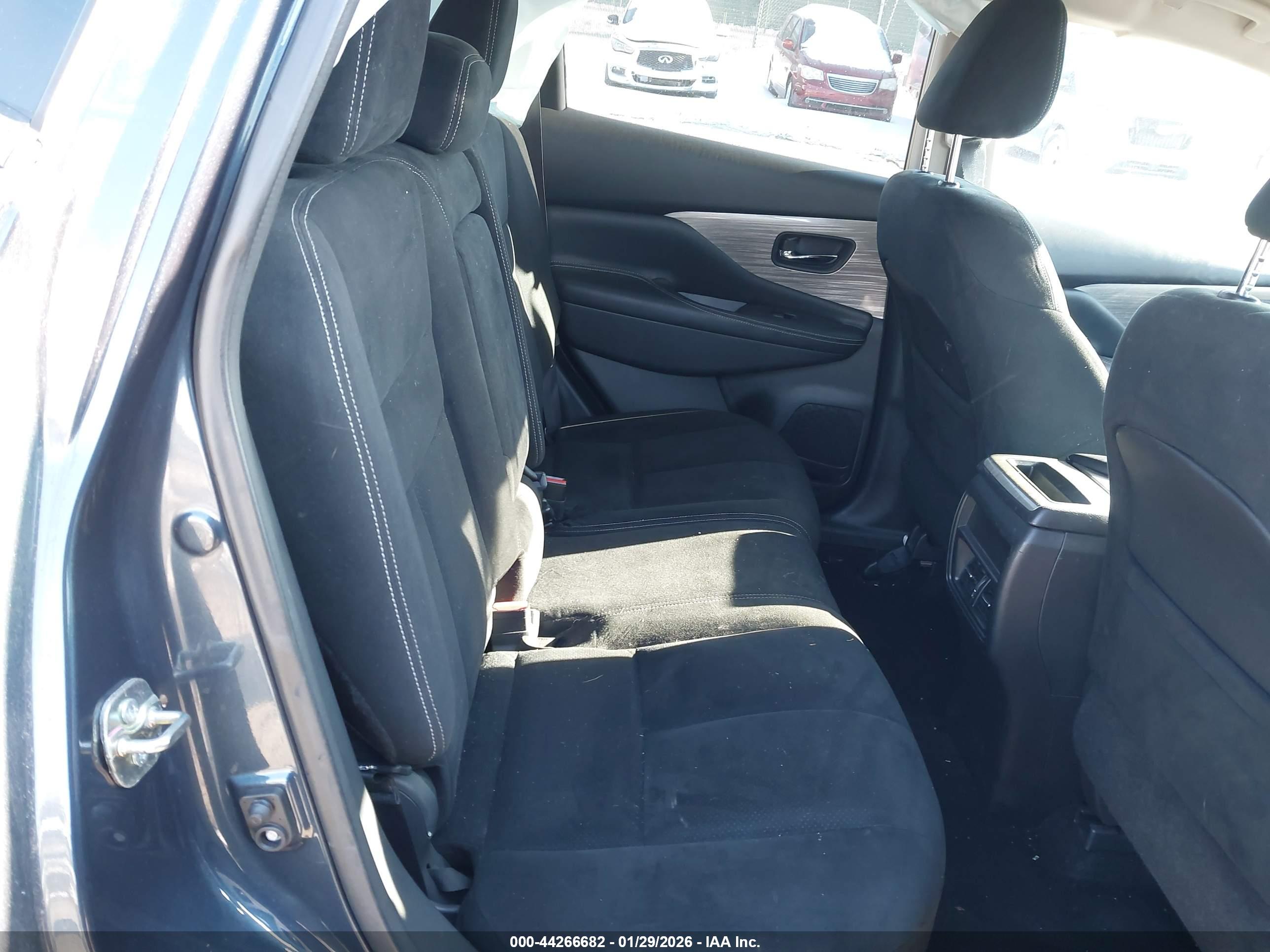 NISSAN MURANO image 8