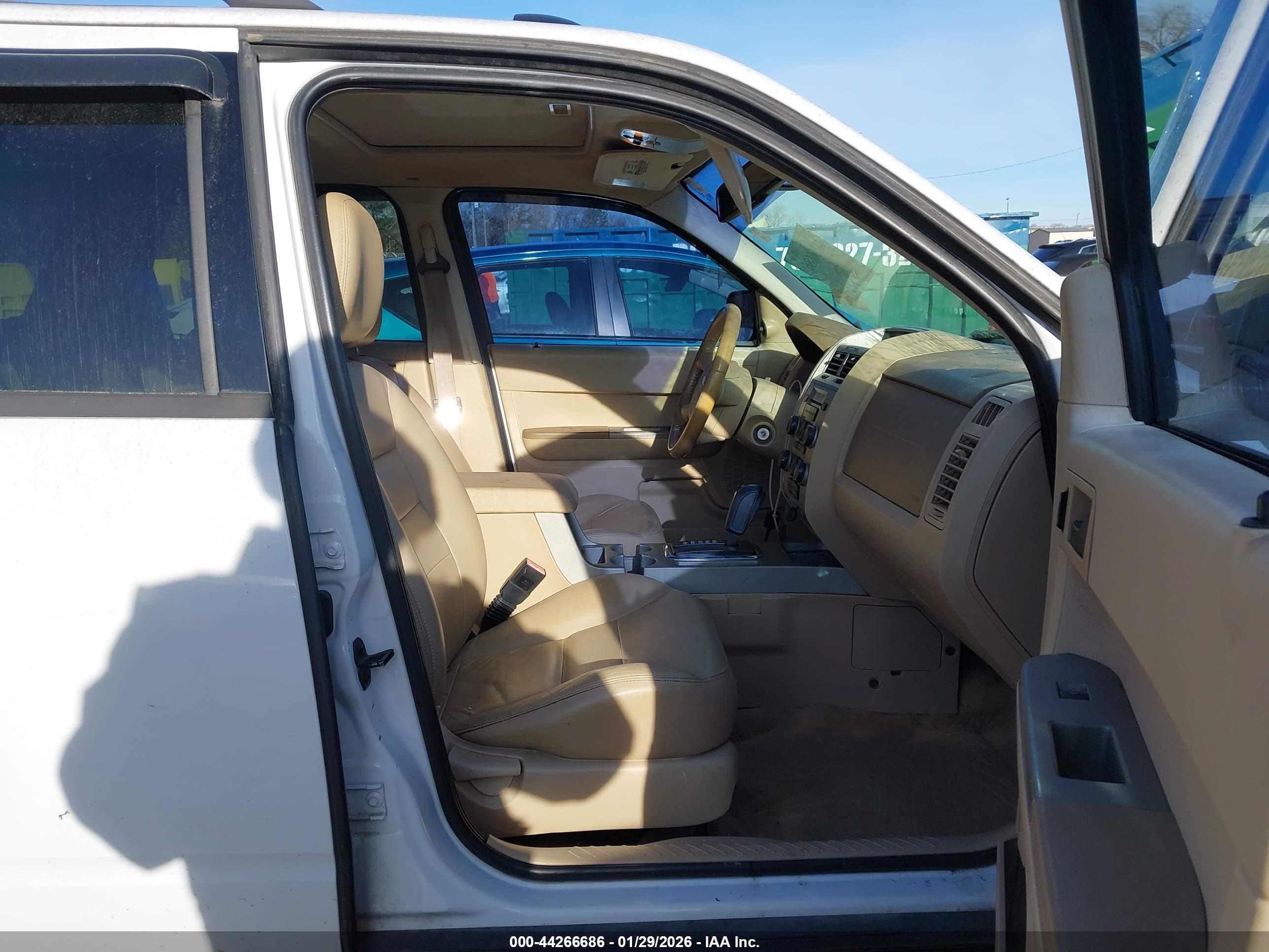 FORD ESCAPE image 5