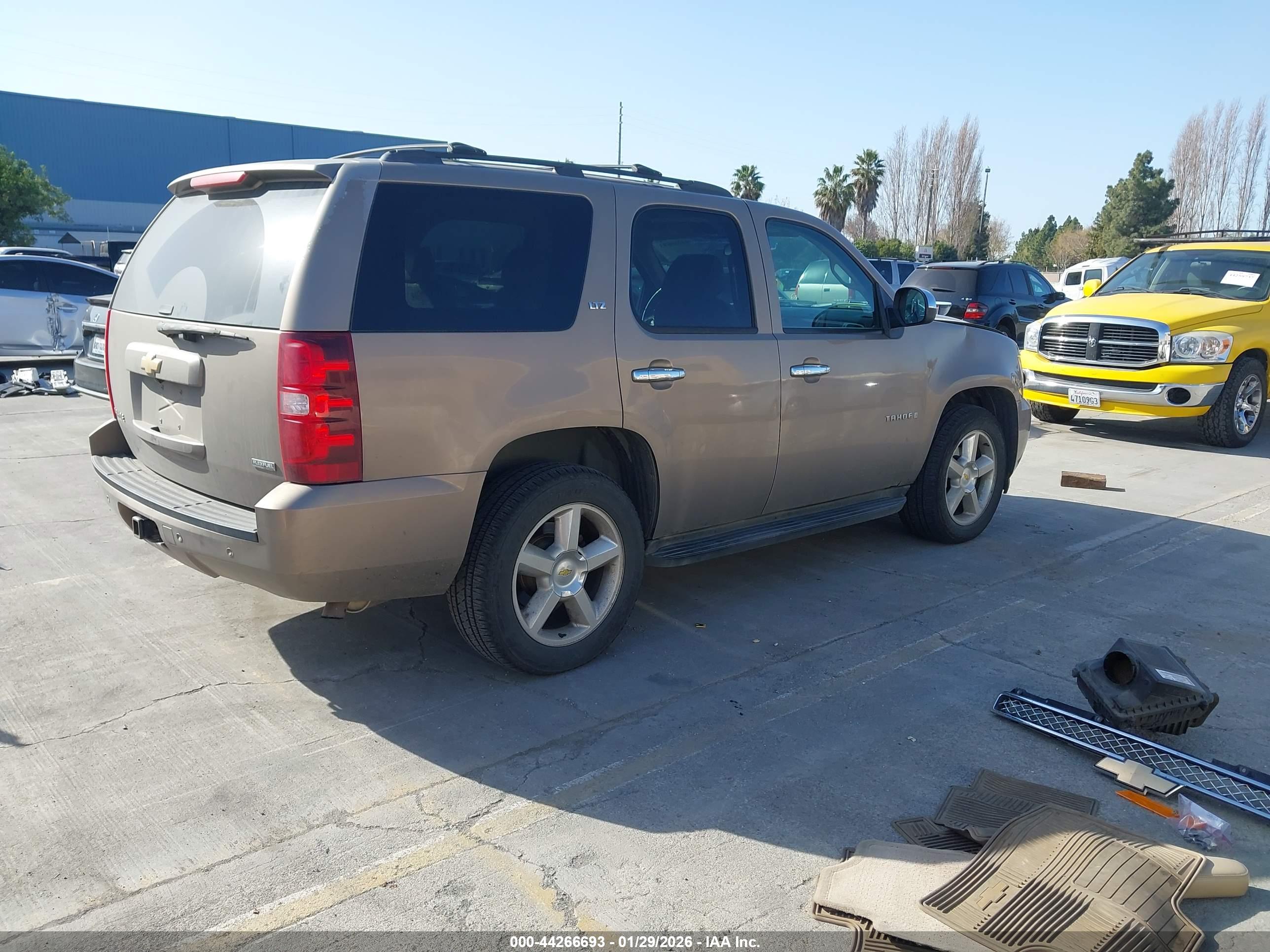 CHEVROLET TAHOE image 4