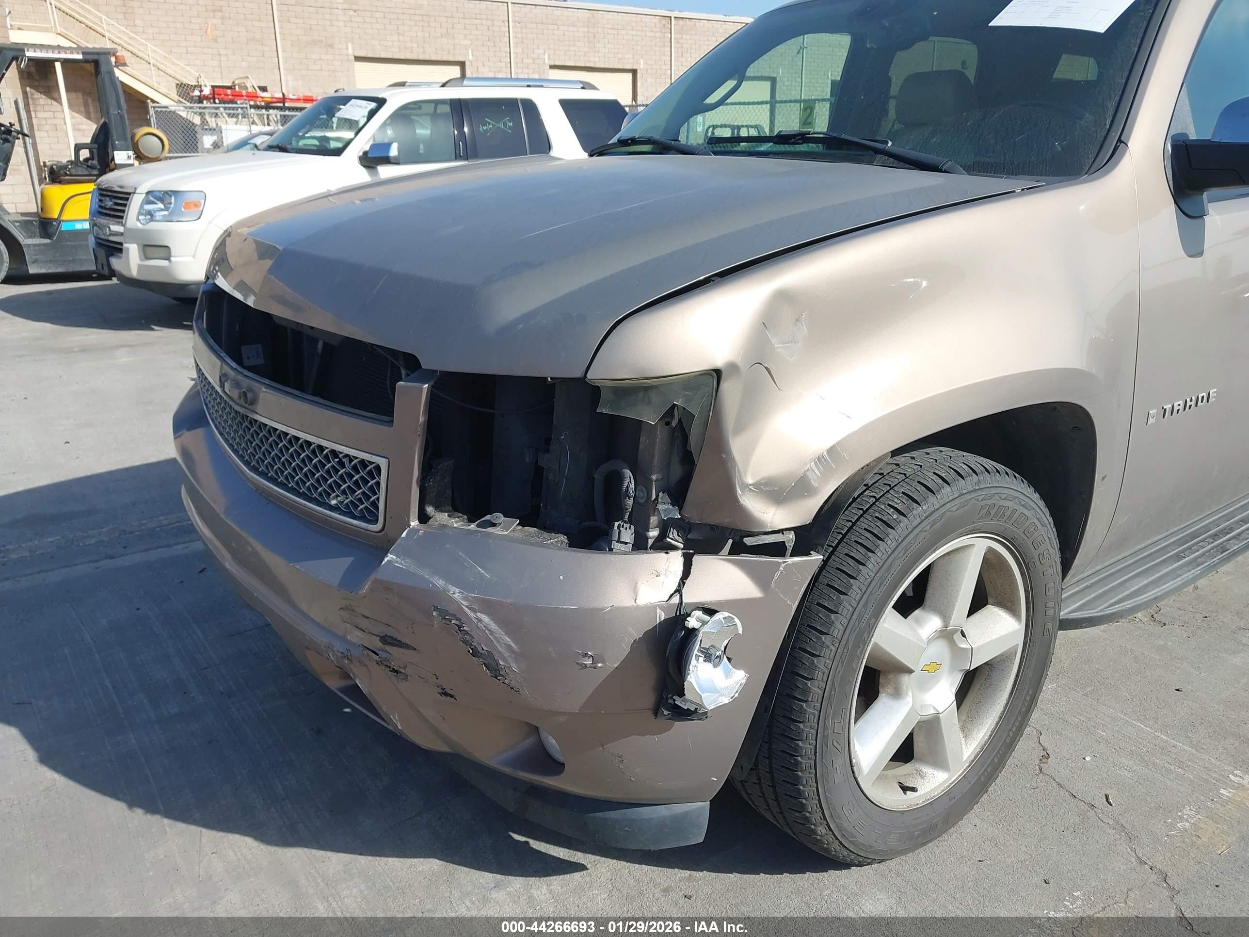 CHEVROLET TAHOE image 6
