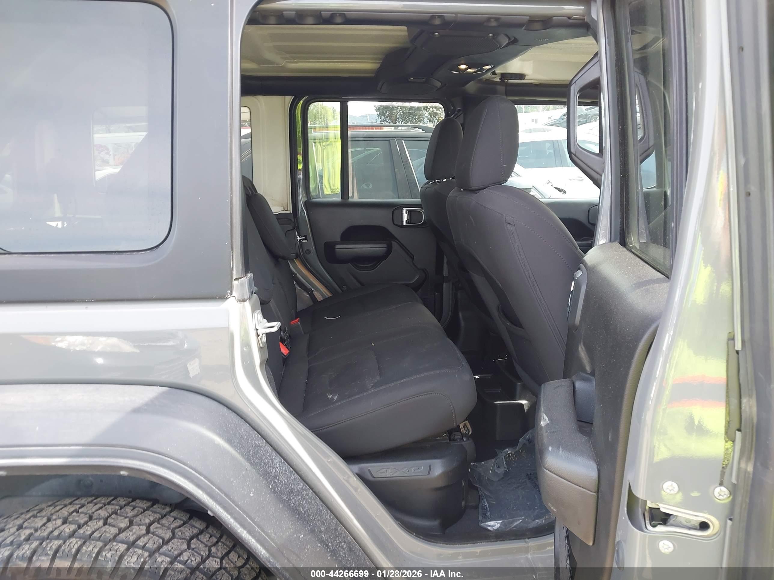 JEEP WRANGLER image 8