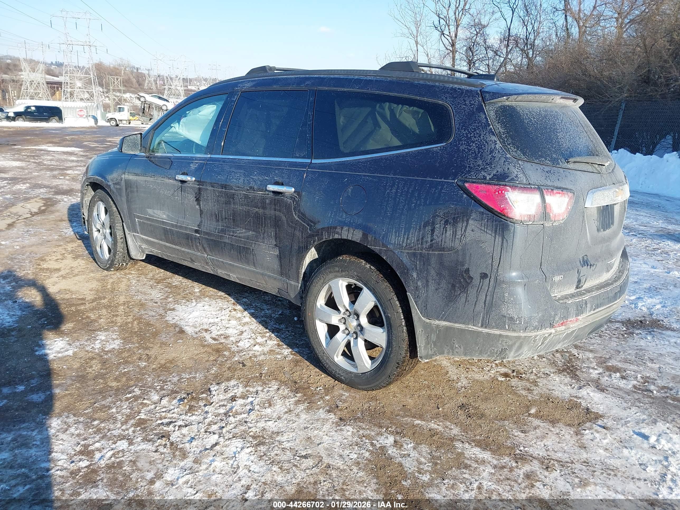 CHEVROLET TRAVERSE image 3