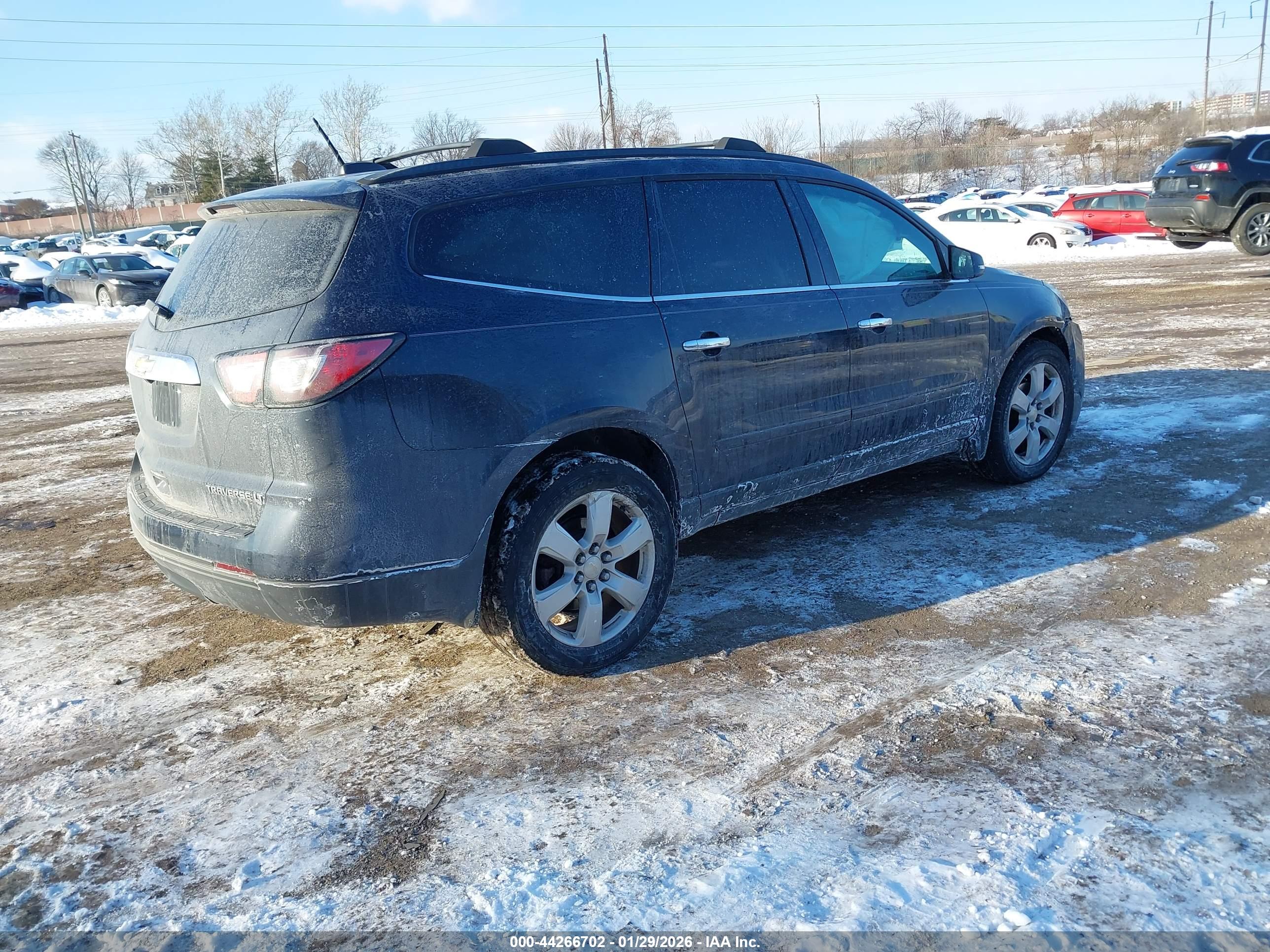 CHEVROLET TRAVERSE image 4