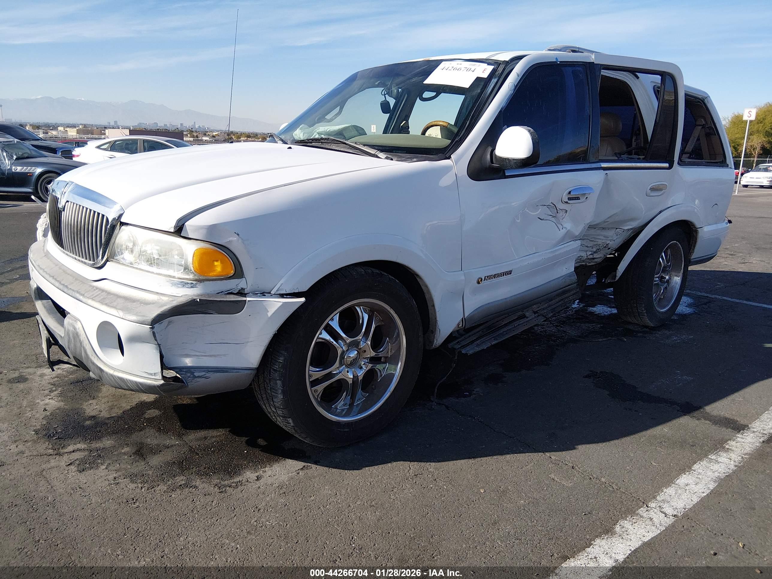 LINCOLN NAVIGATOR image 2