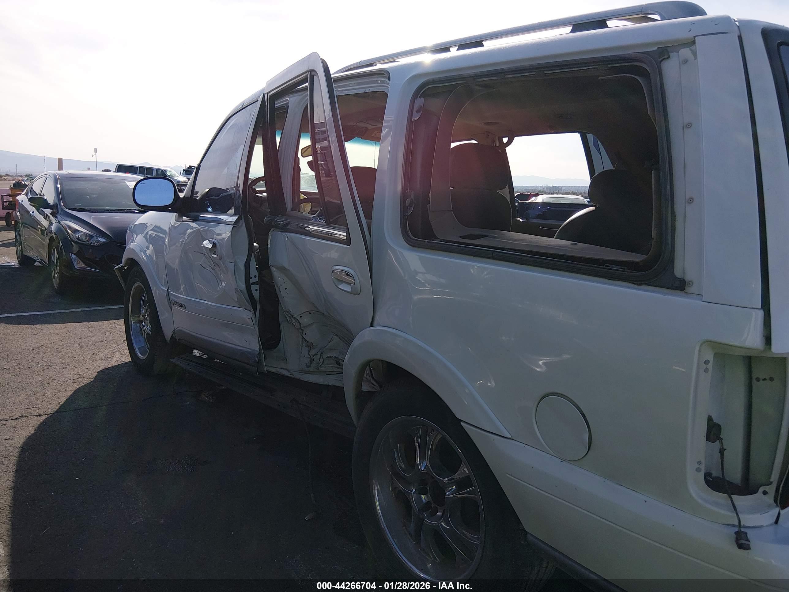 LINCOLN NAVIGATOR image 6