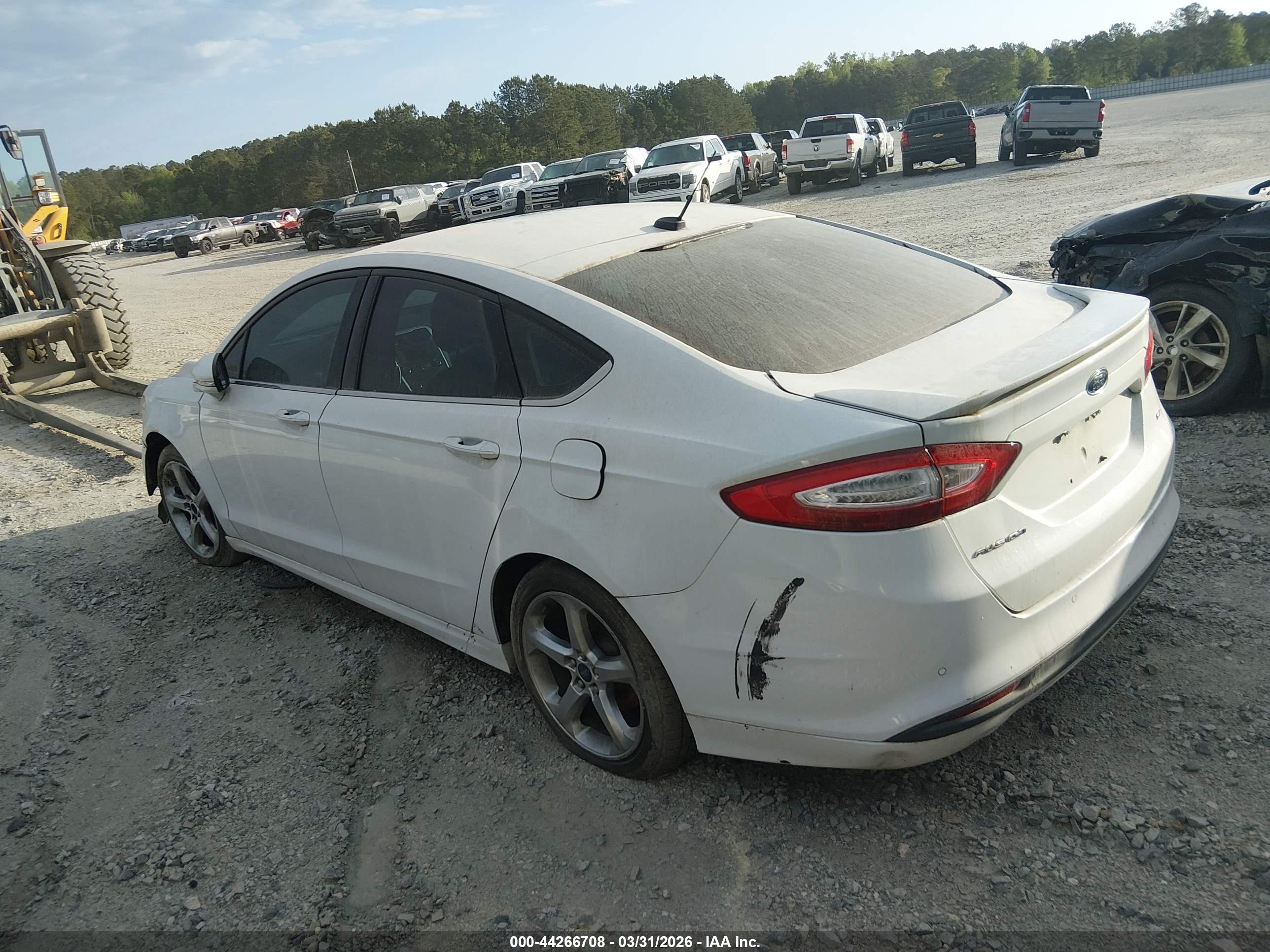 FORD FUSION image 3