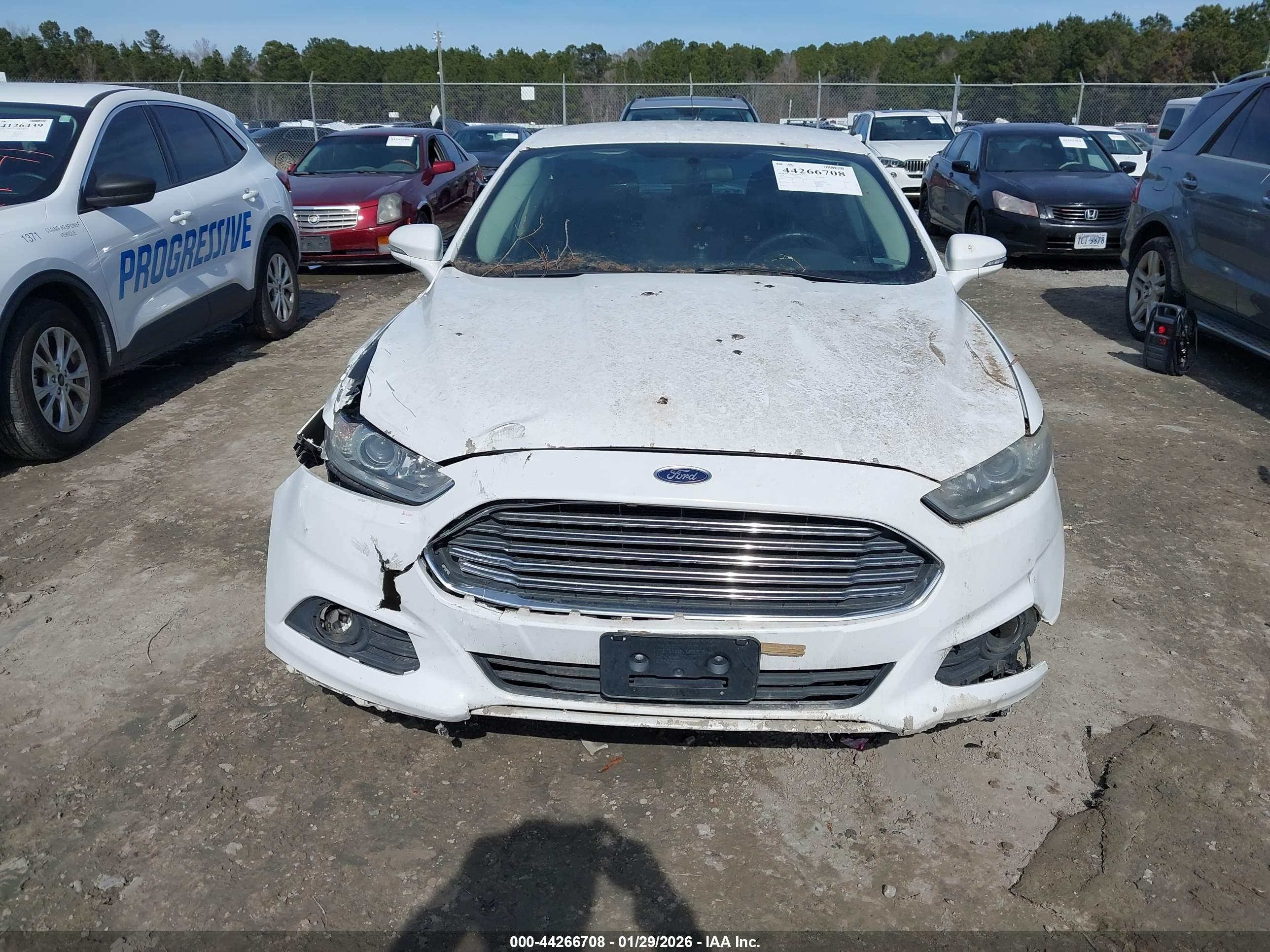 FORD FUSION image 6