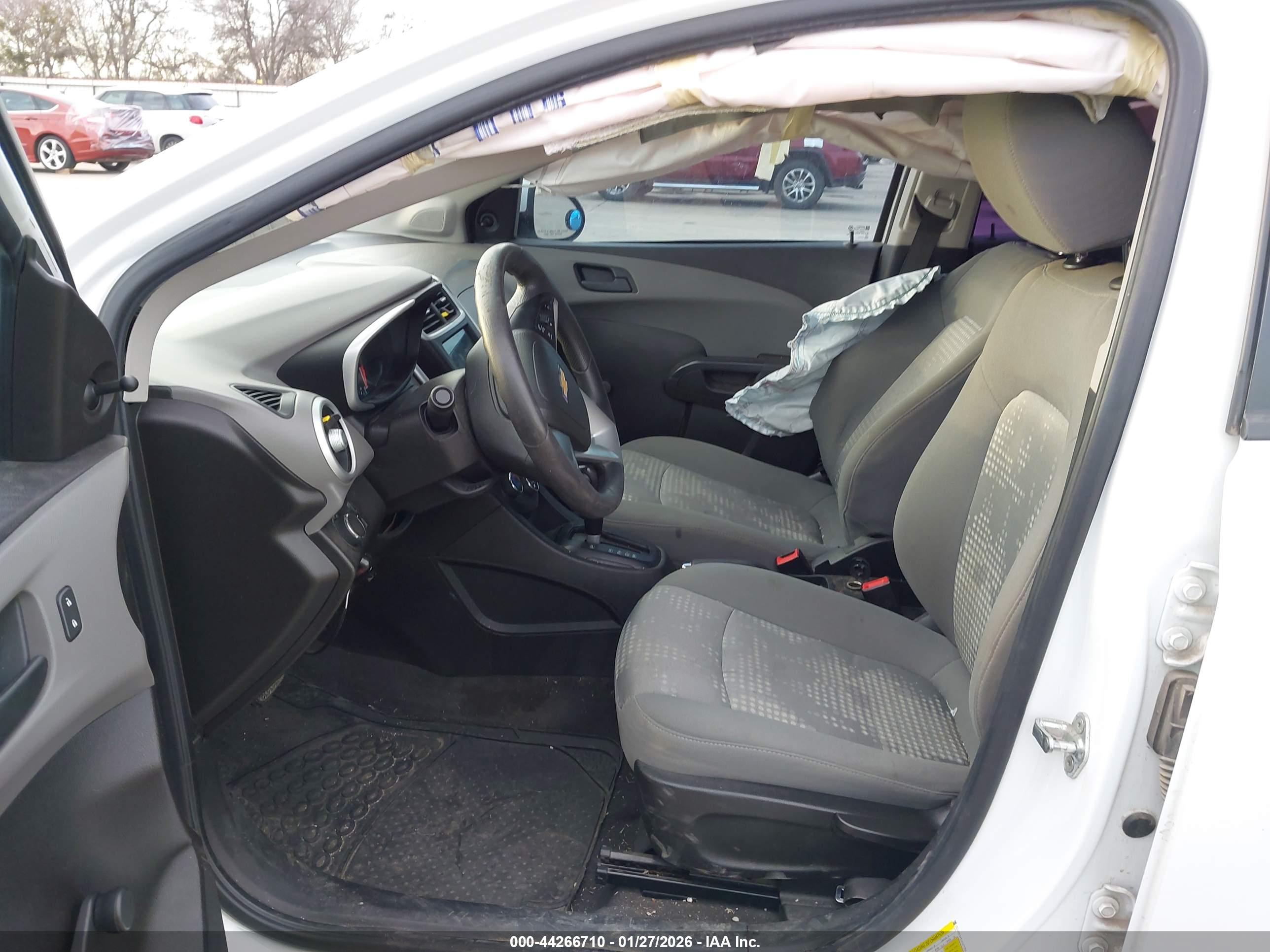 CHEVROLET SONIC image 5