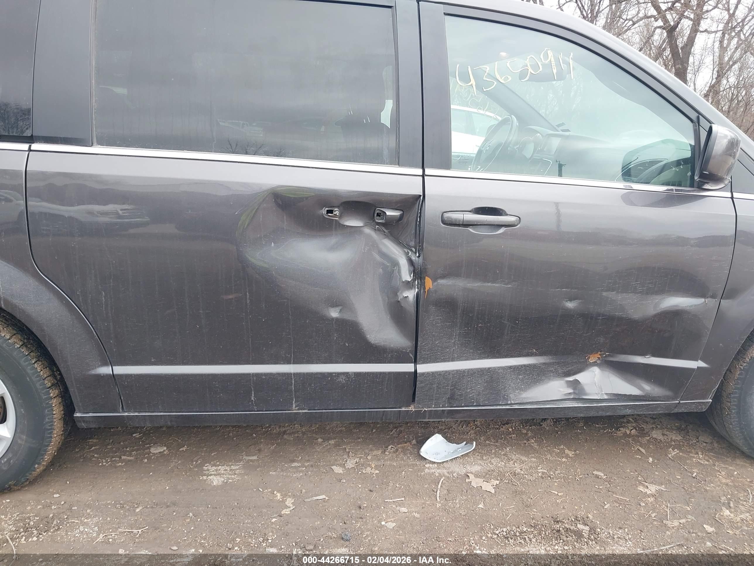 DODGE GRAND image 6