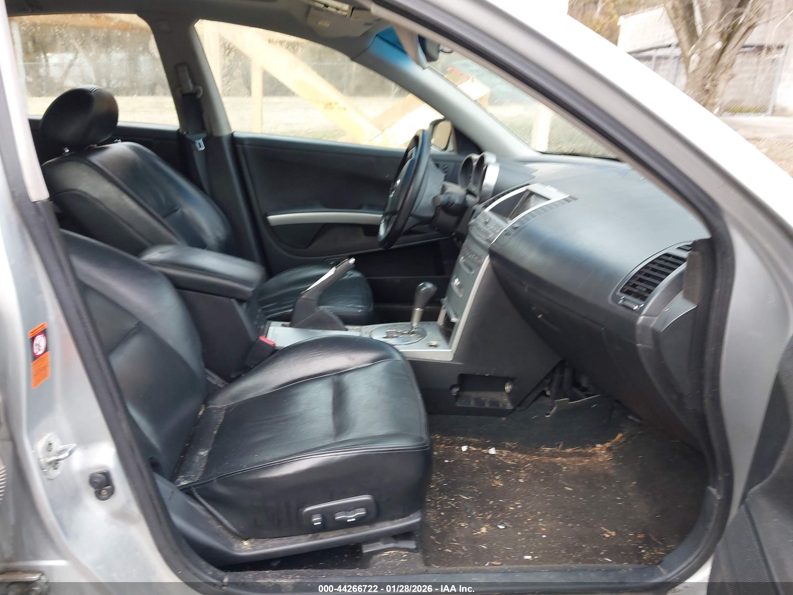 NISSAN MAXIMA image 5