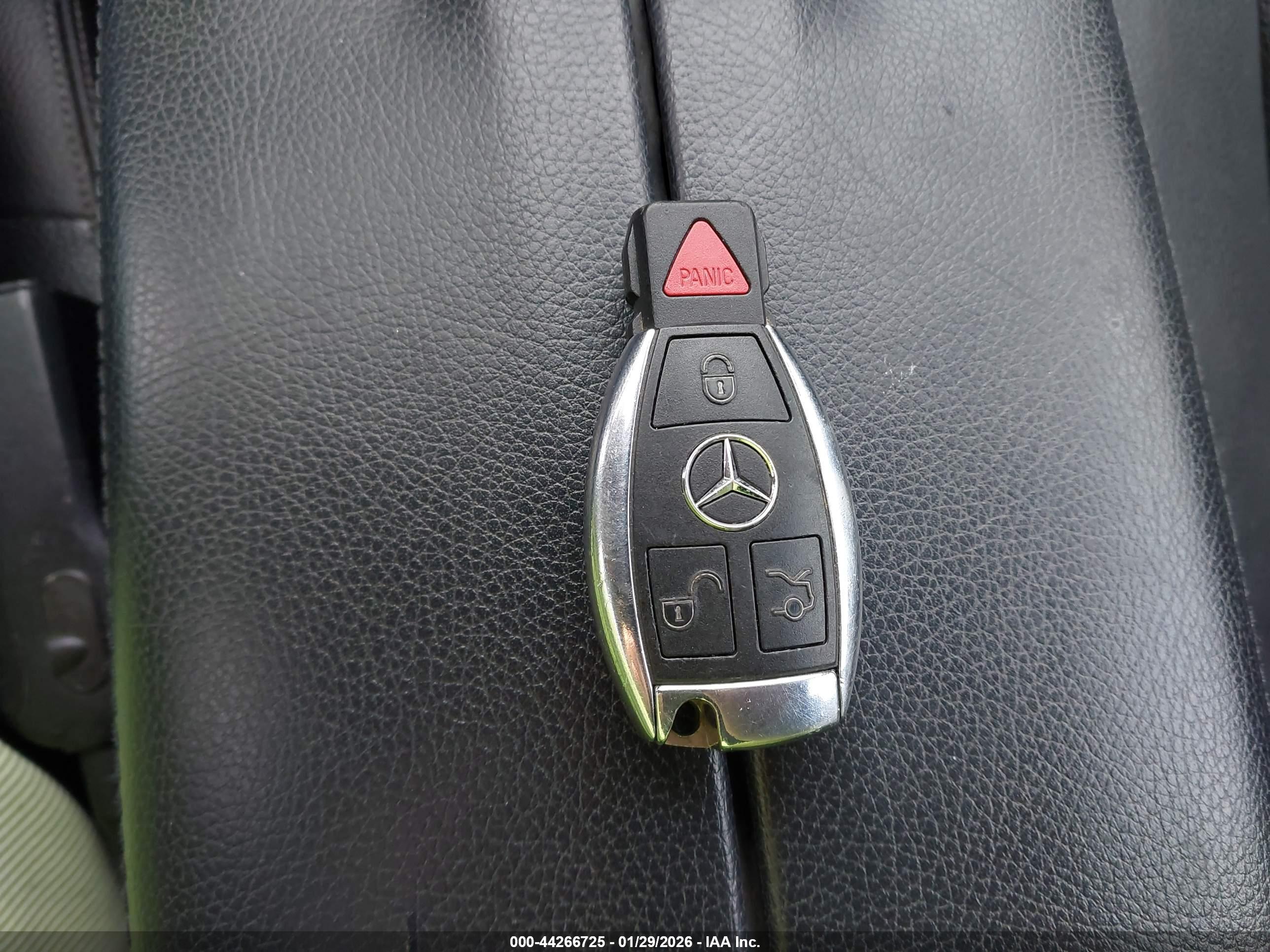 MERCEDES-BENZ E image 11