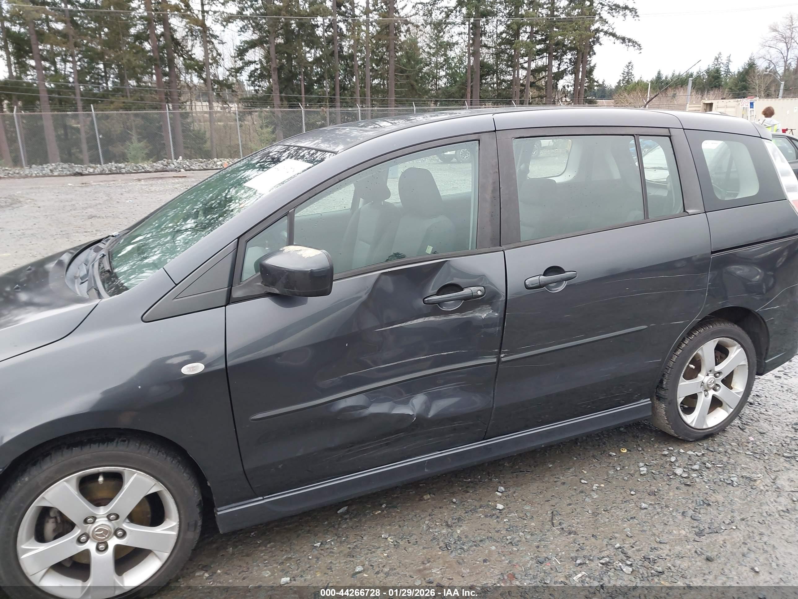 MAZDA MAZDA5 image 6