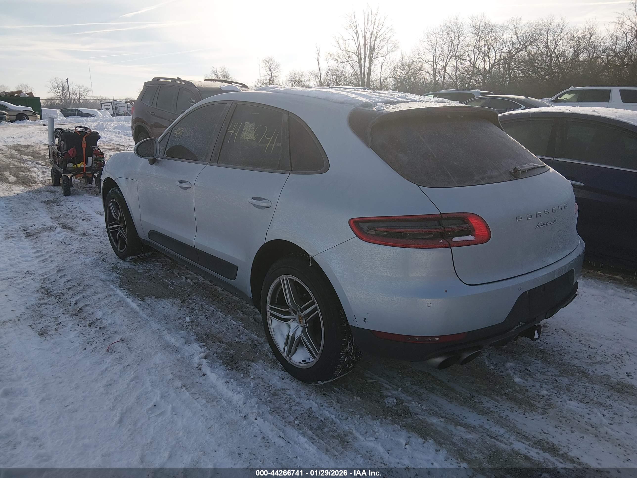 PORSCHE MACAN image 3