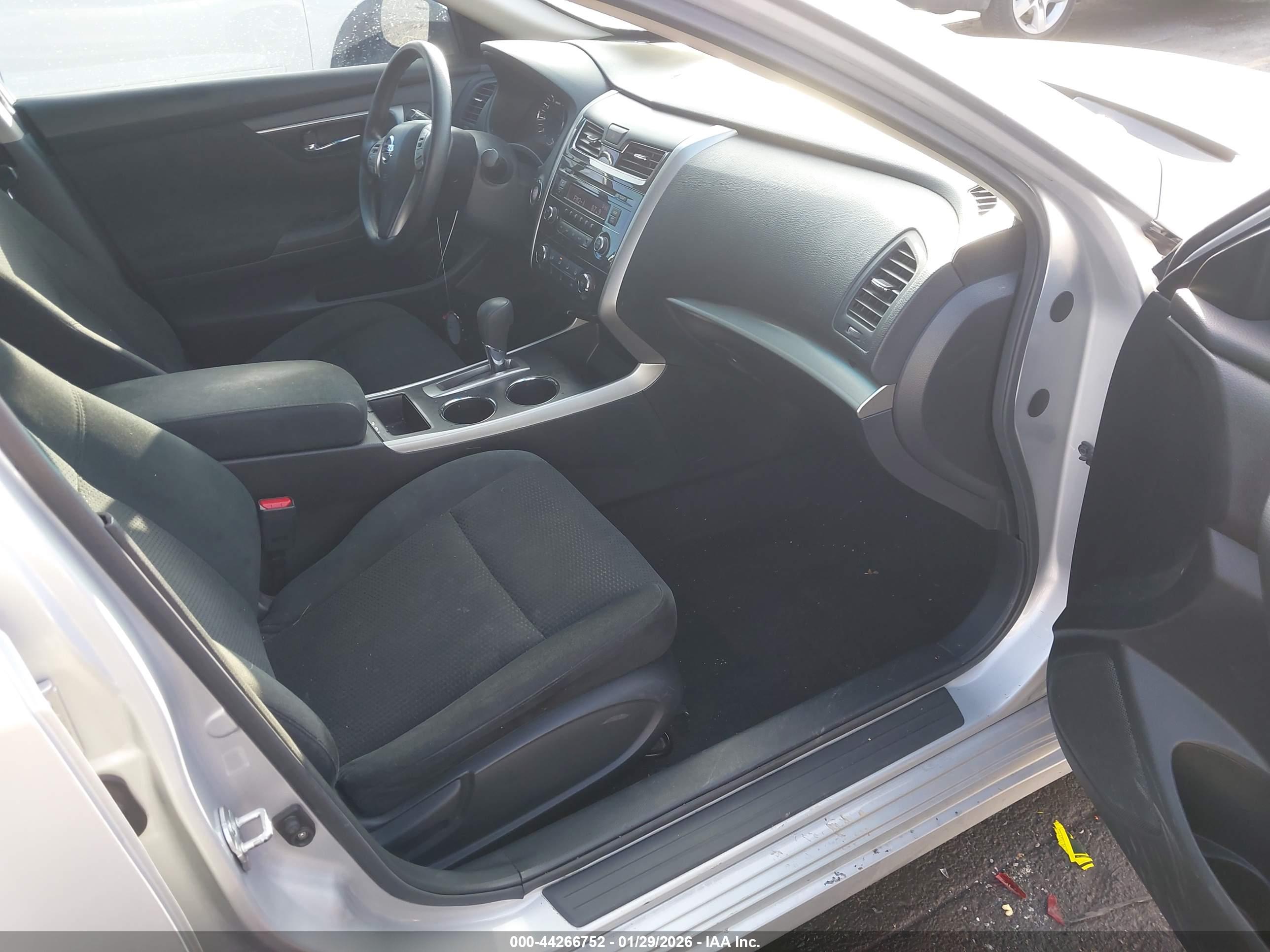 NISSAN ALTIMA image 5