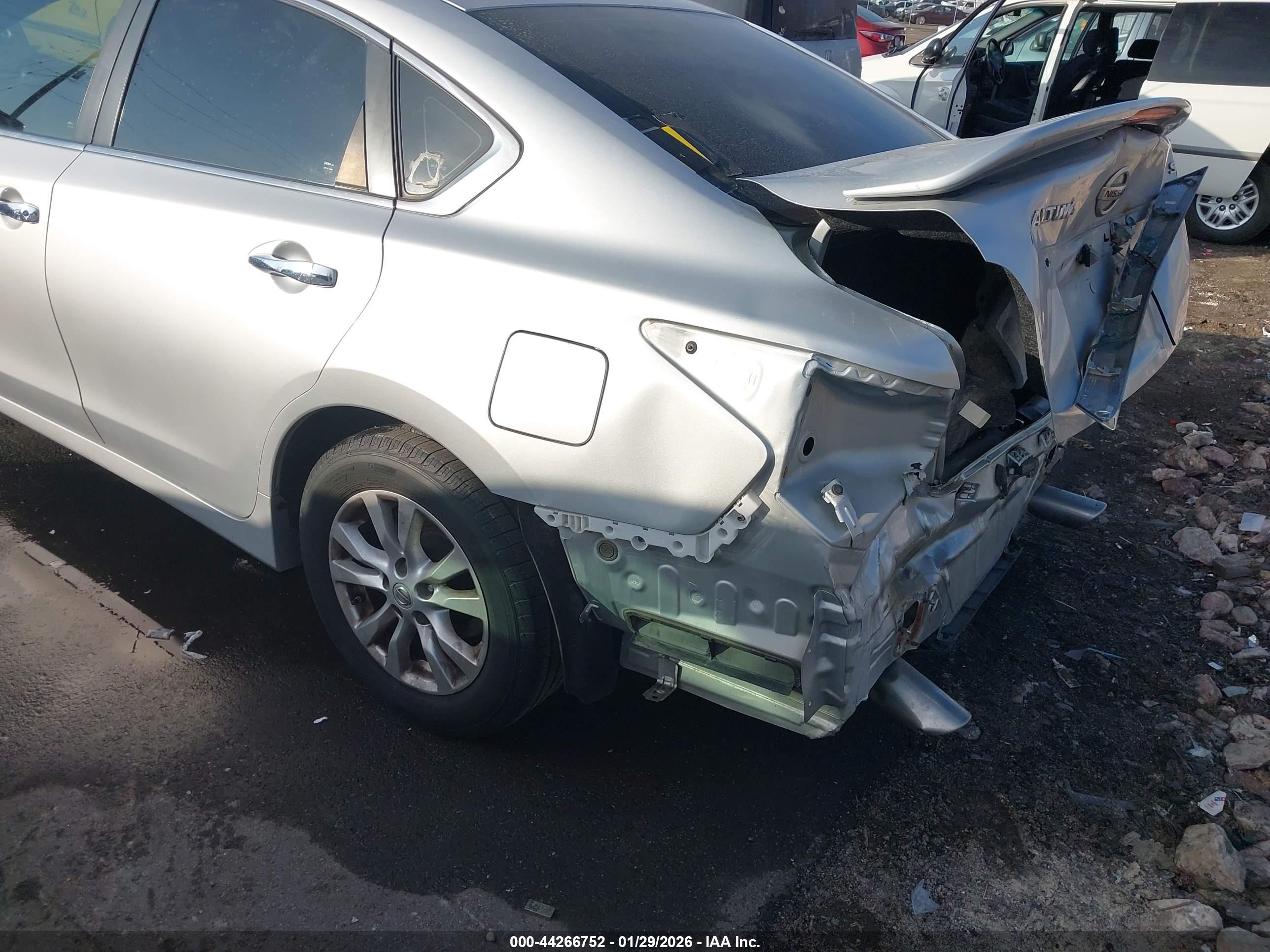 NISSAN ALTIMA image 6