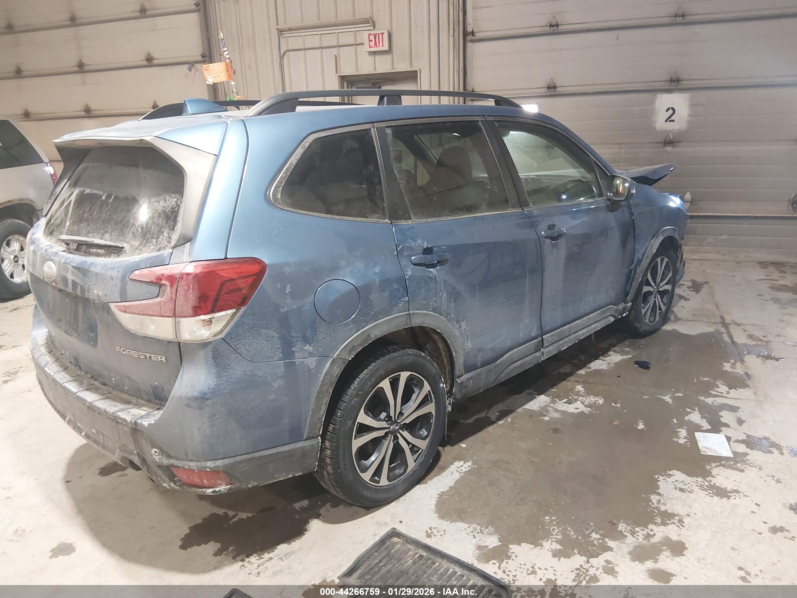 SUBARU FORESTER image 4