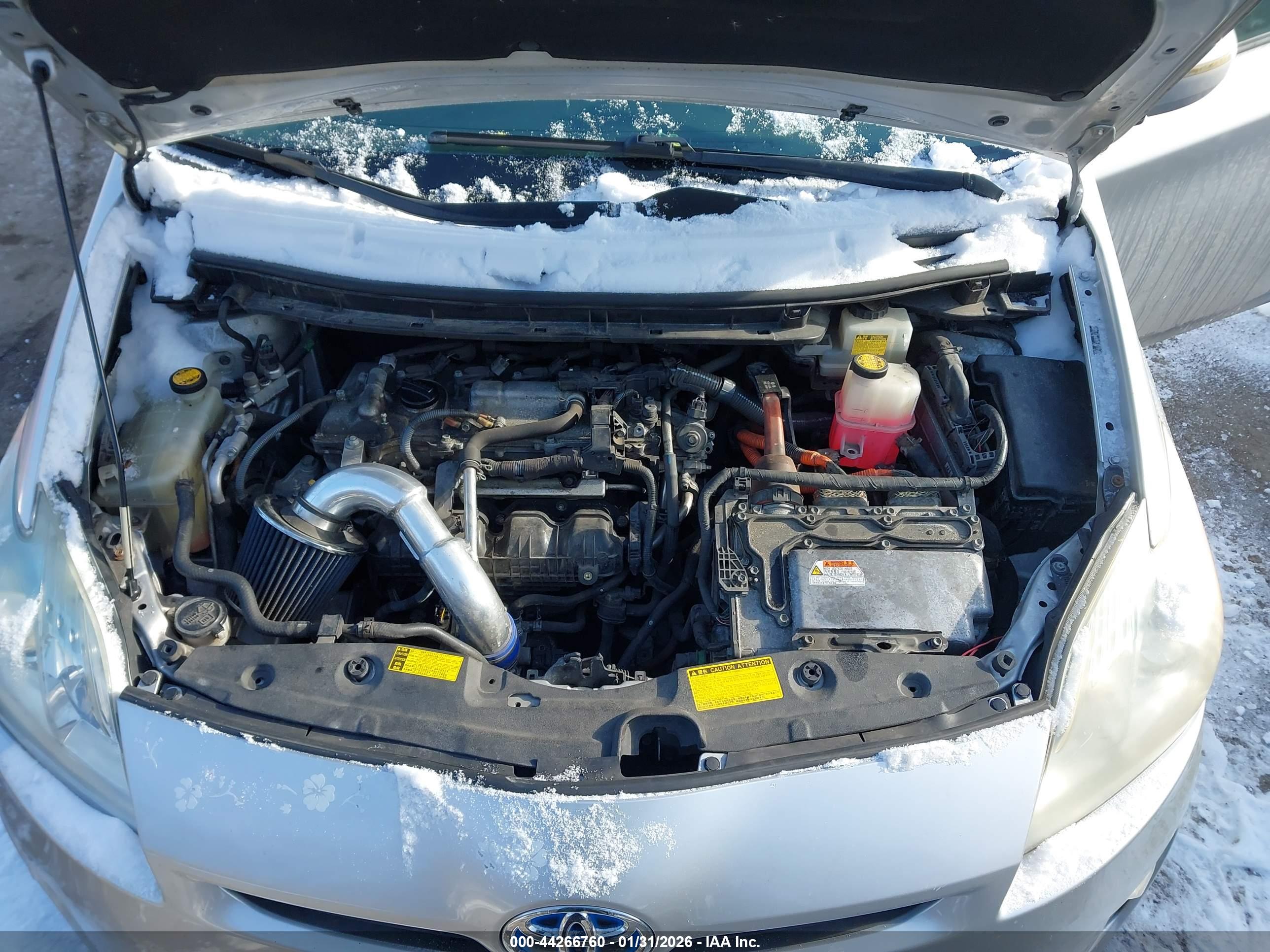 TOYOTA PRIUS image 10