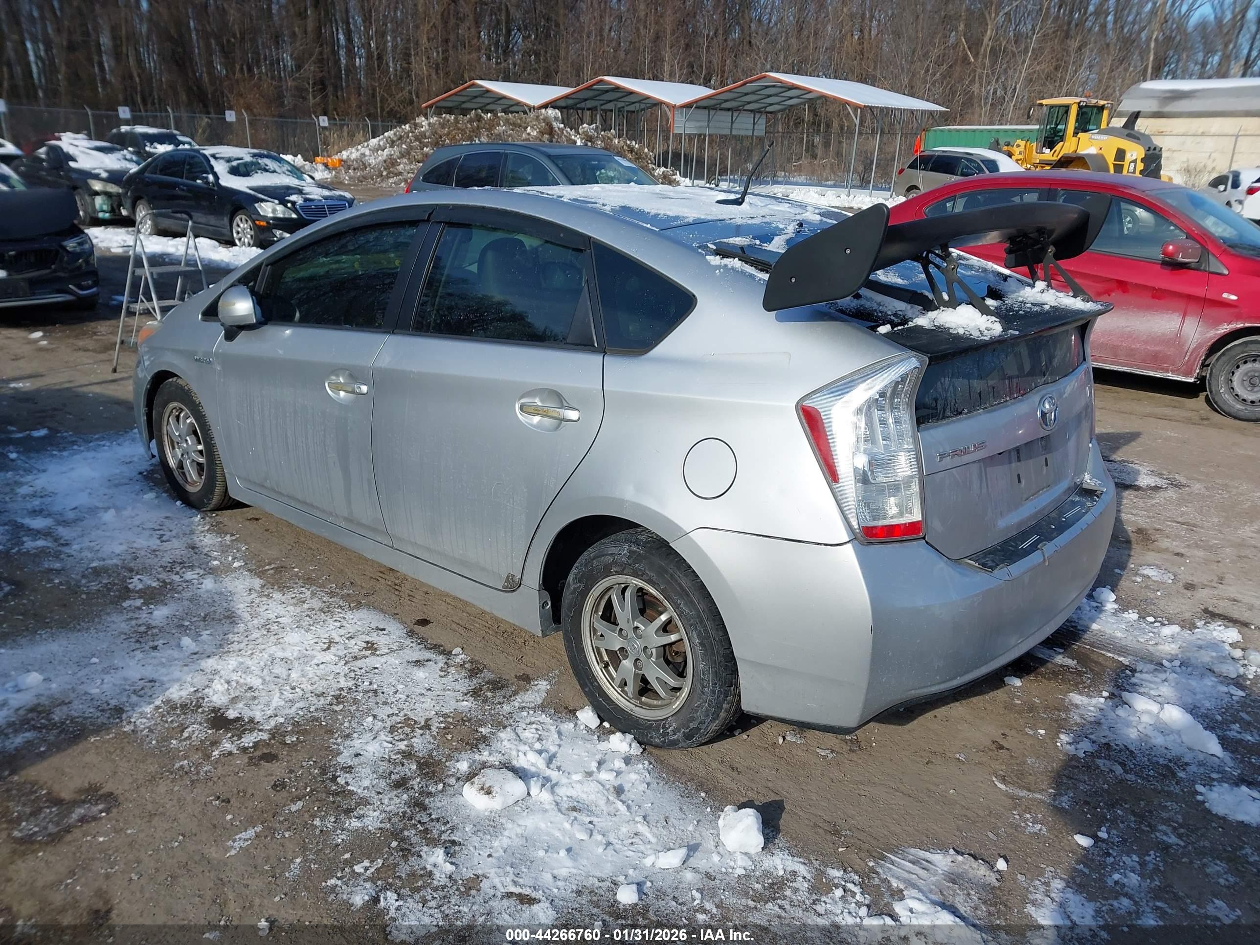TOYOTA PRIUS image 3