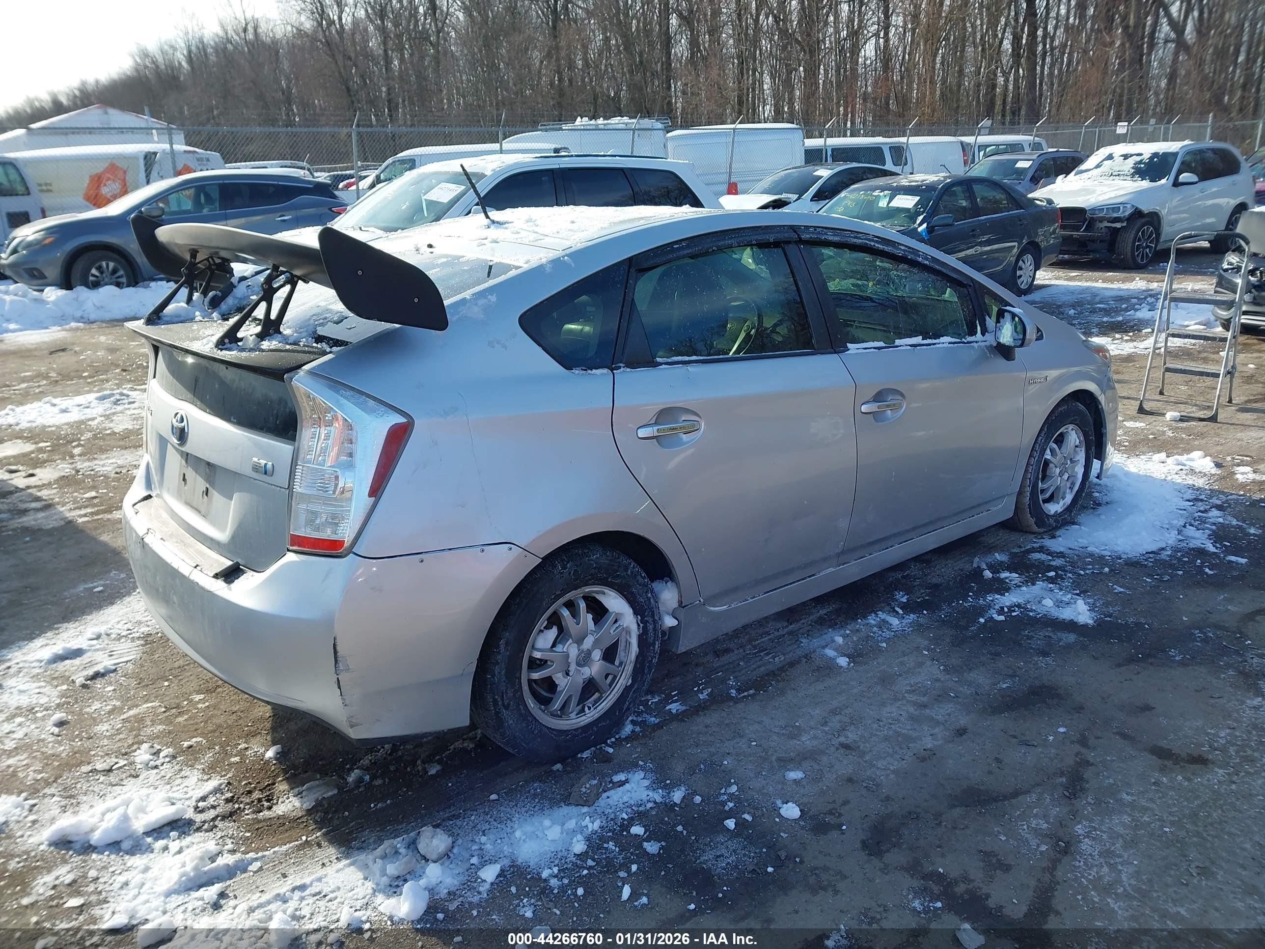 TOYOTA PRIUS image 4