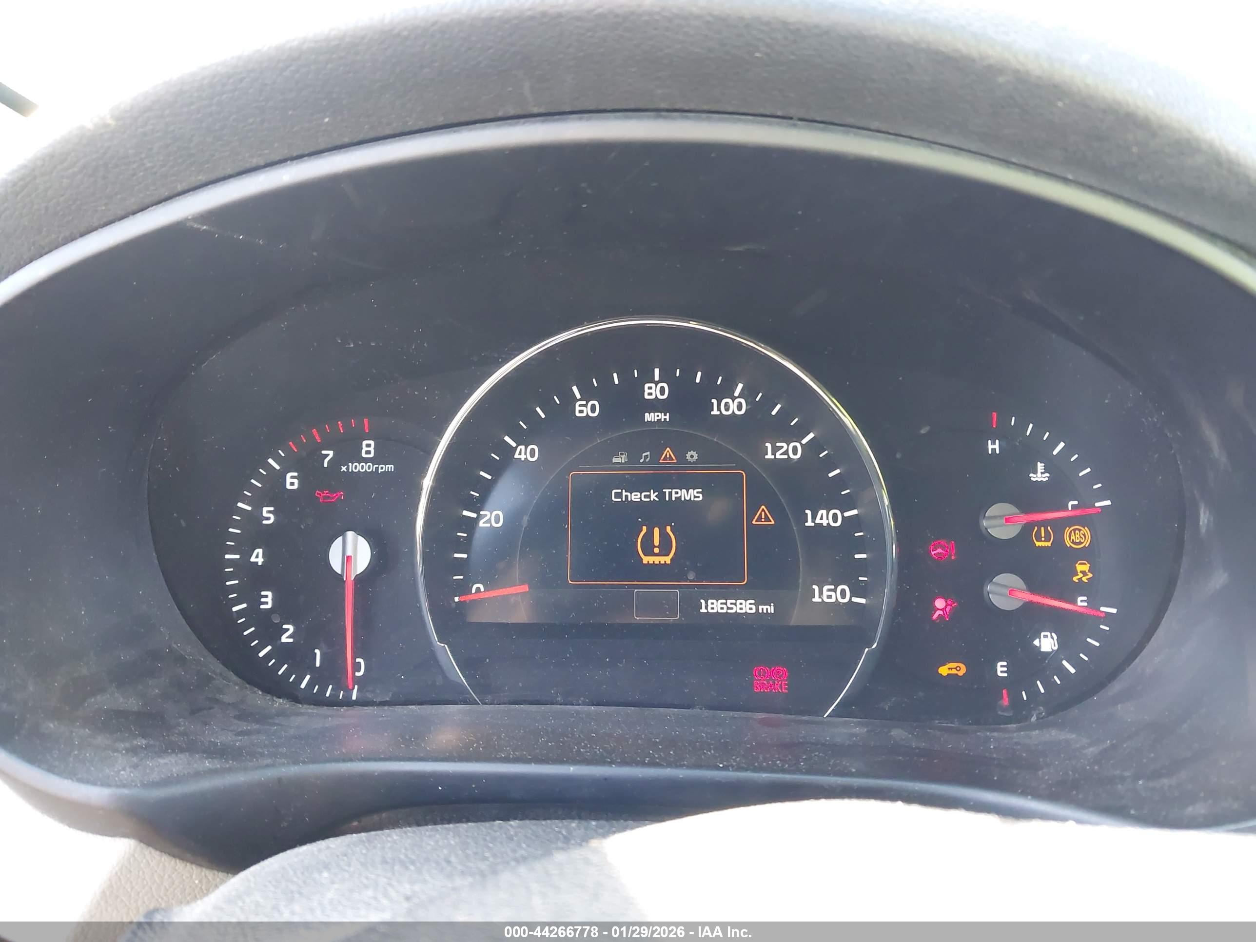 KIA SORENTO image 7
