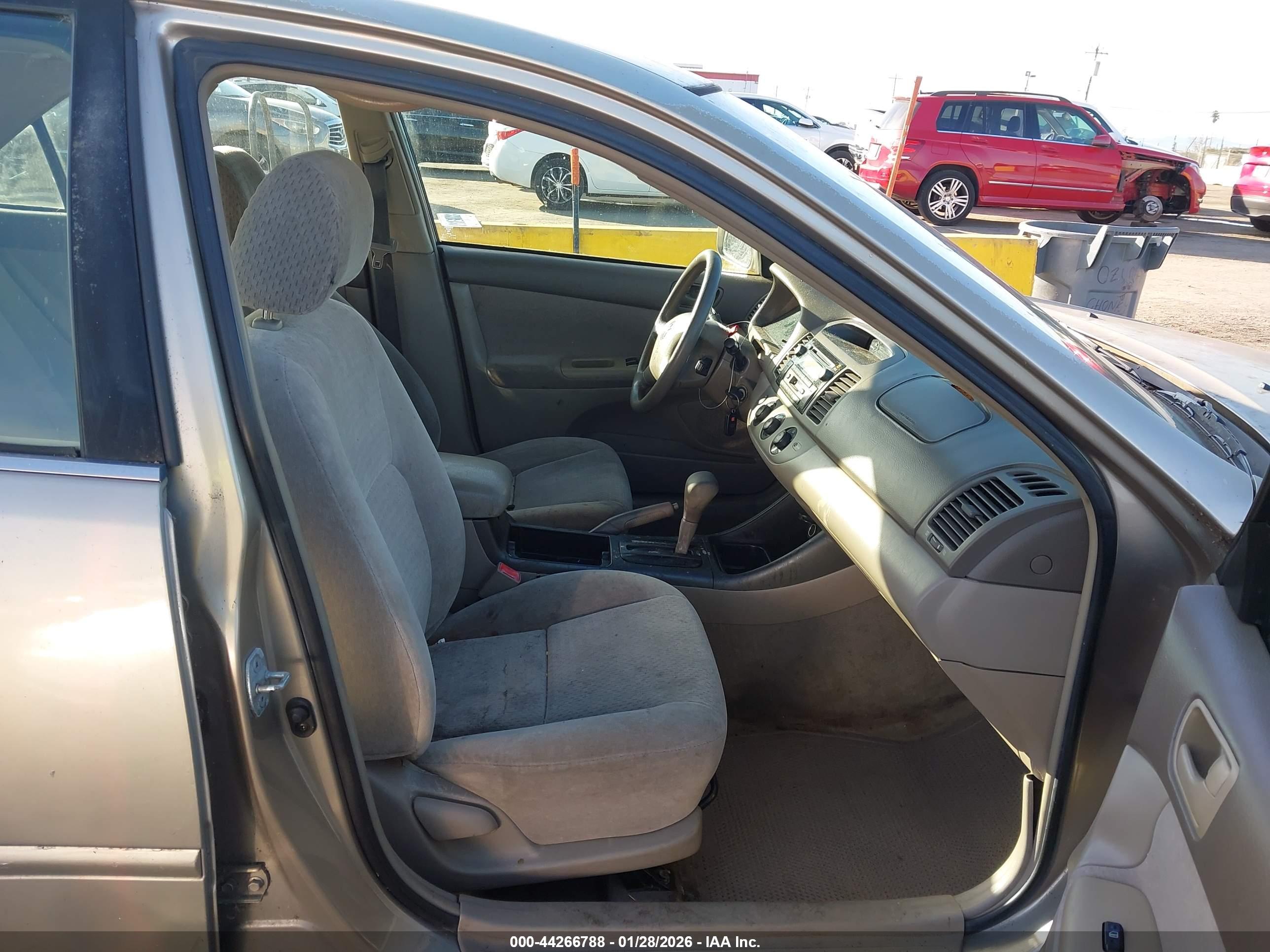 TOYOTA CAMRY image 5