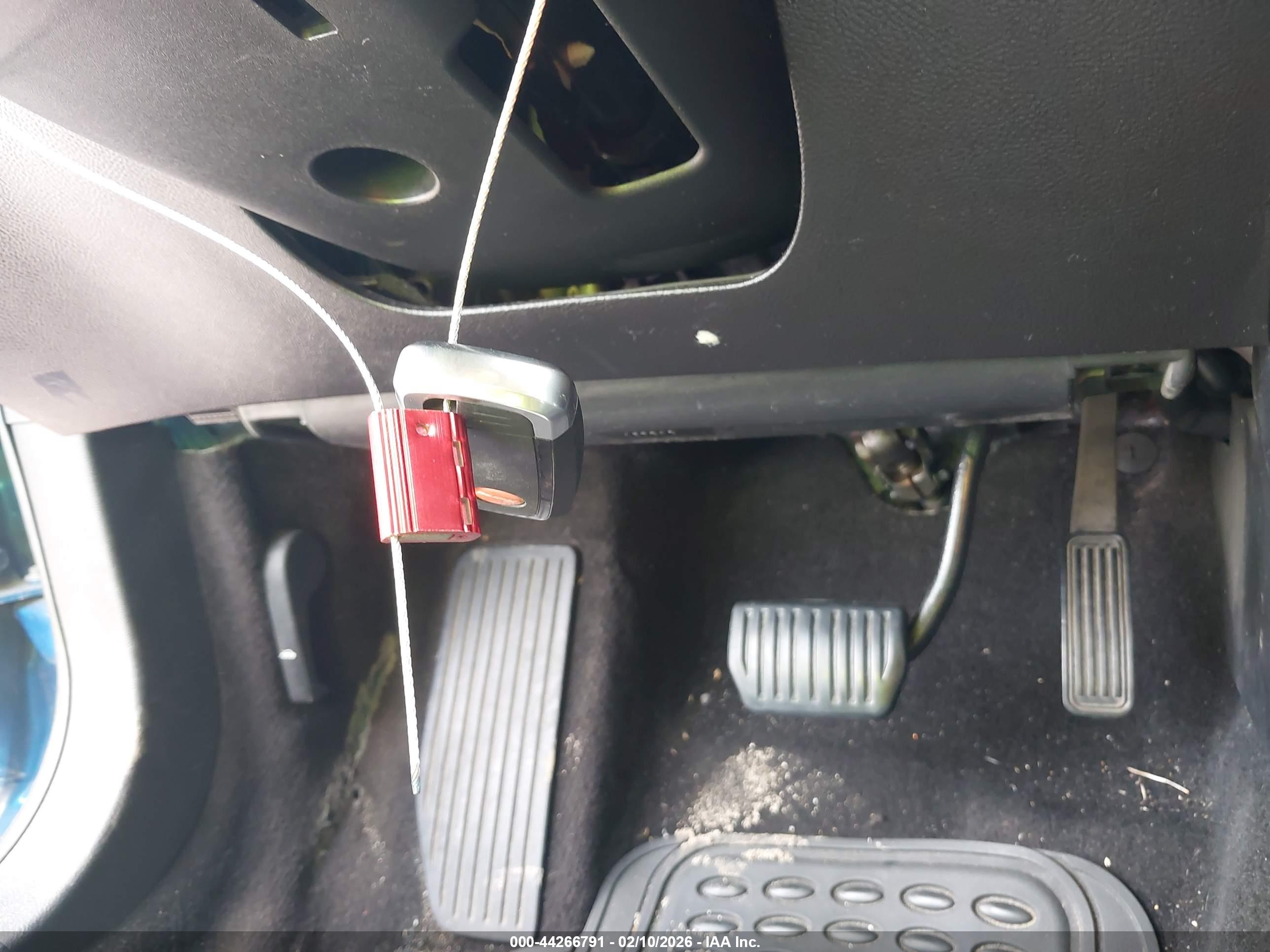 FORD FUSION image 11