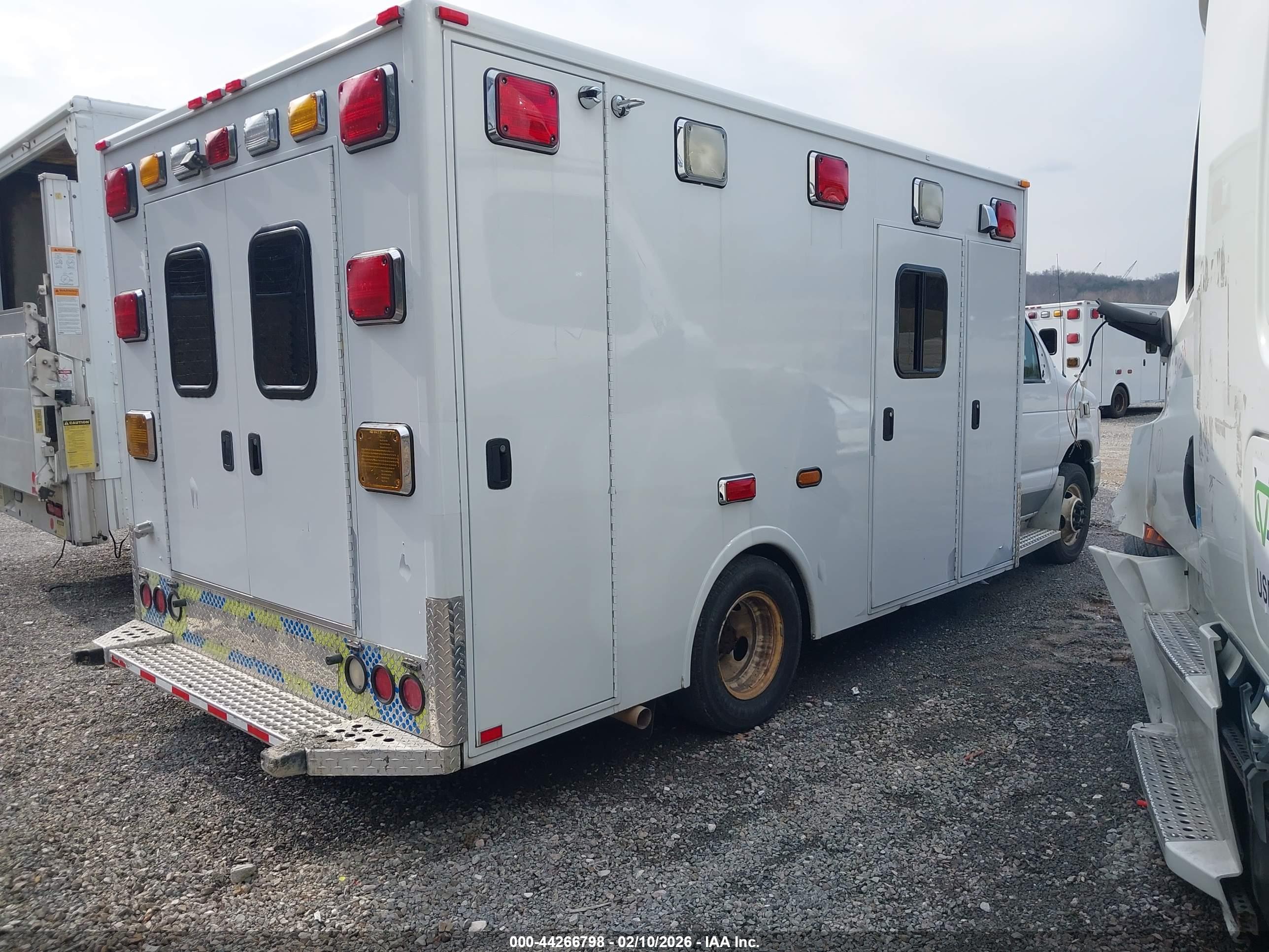 FORD E-350 image 4
