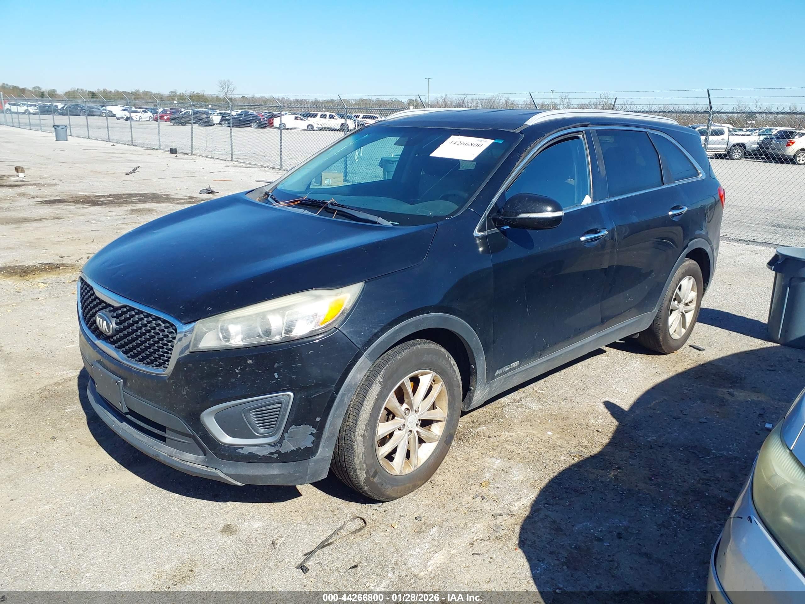 KIA SORENTO image 2