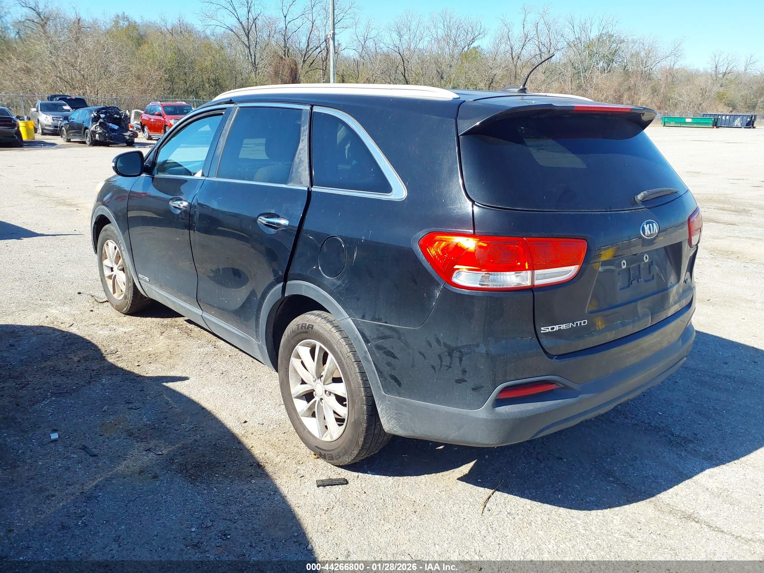KIA SORENTO image 3