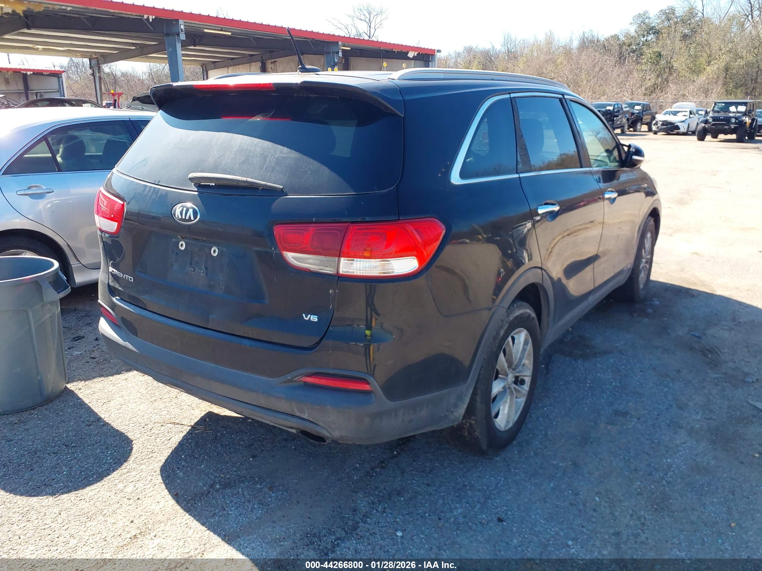 KIA SORENTO image 4