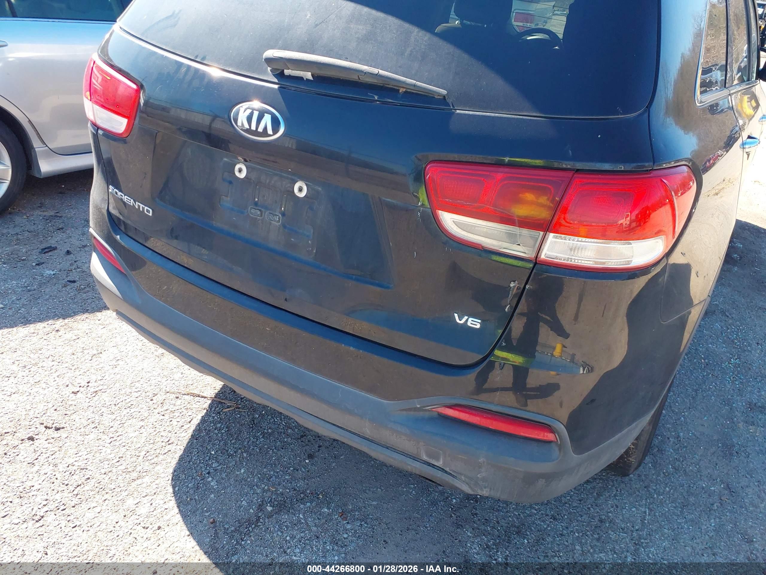 KIA SORENTO image 6