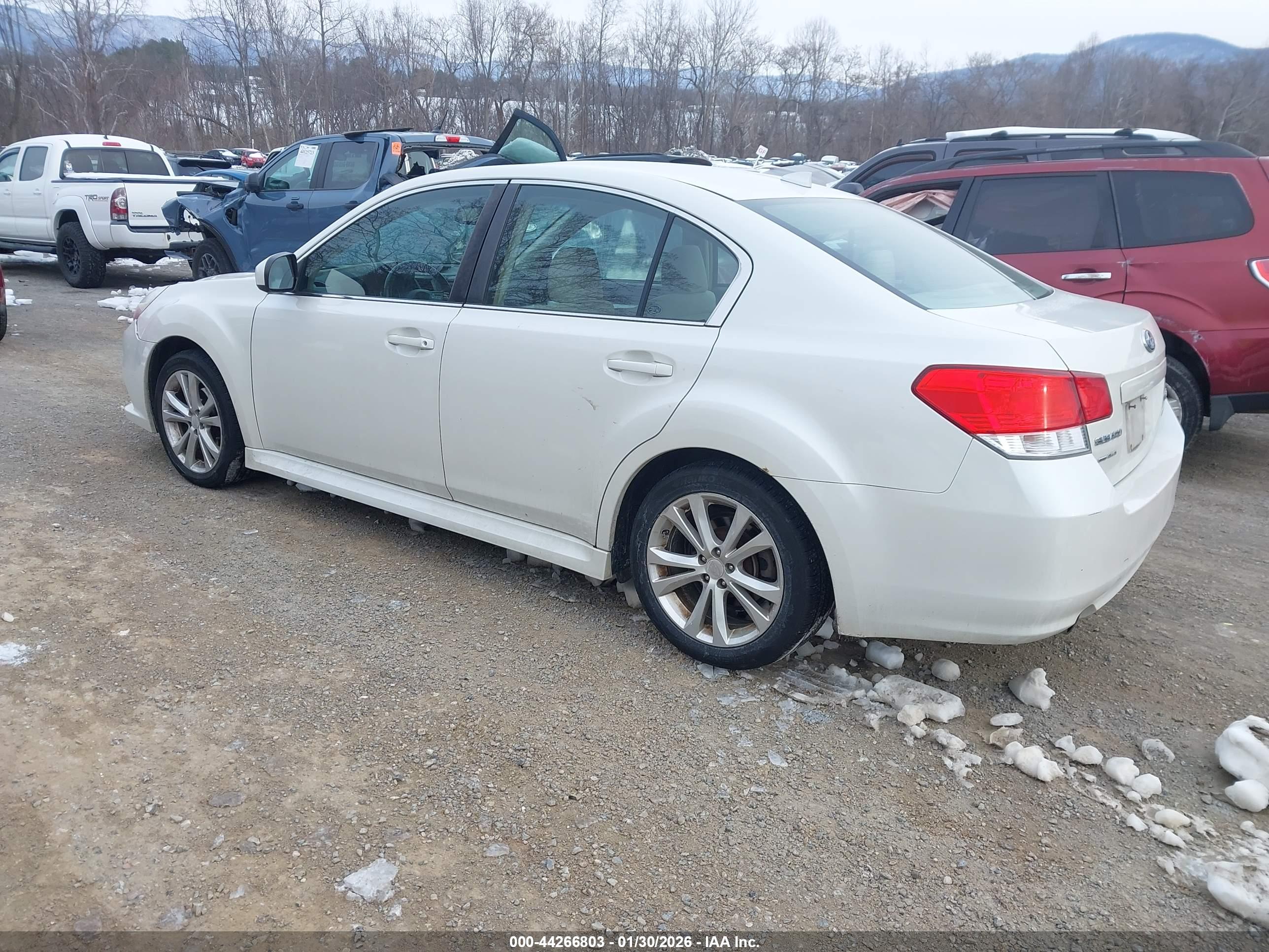 SUBARU LEGACY image 3
