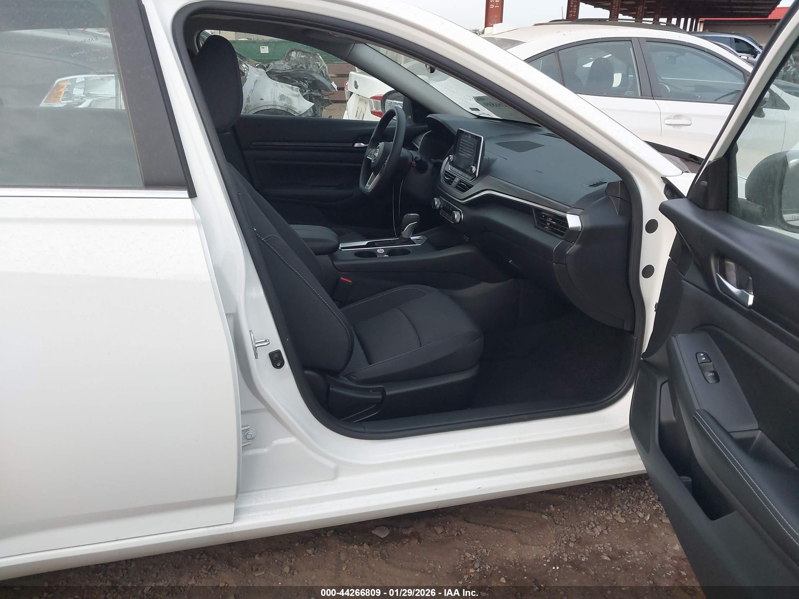NISSAN ALTIMA image 5