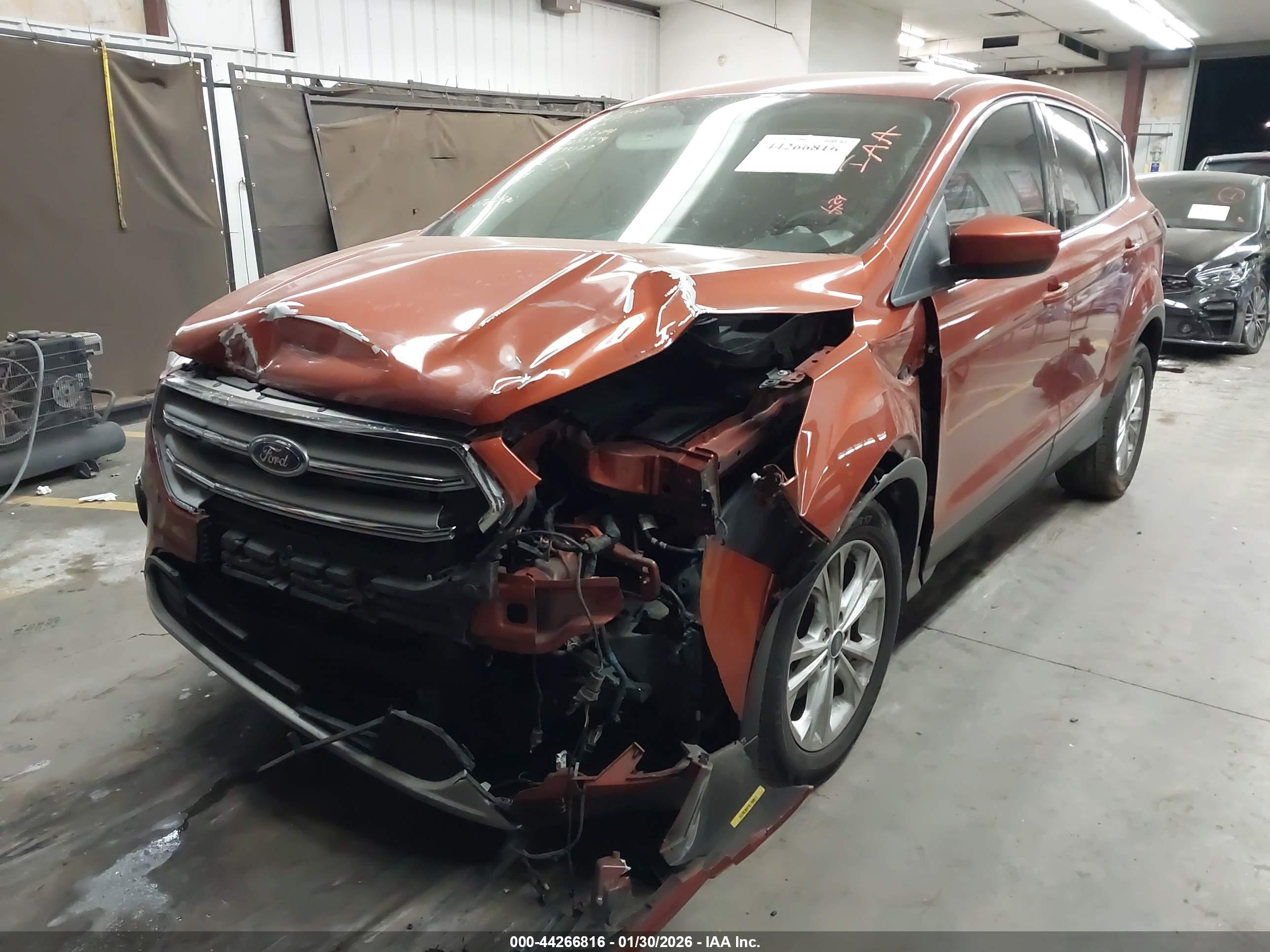 FORD ESCAPE image 2