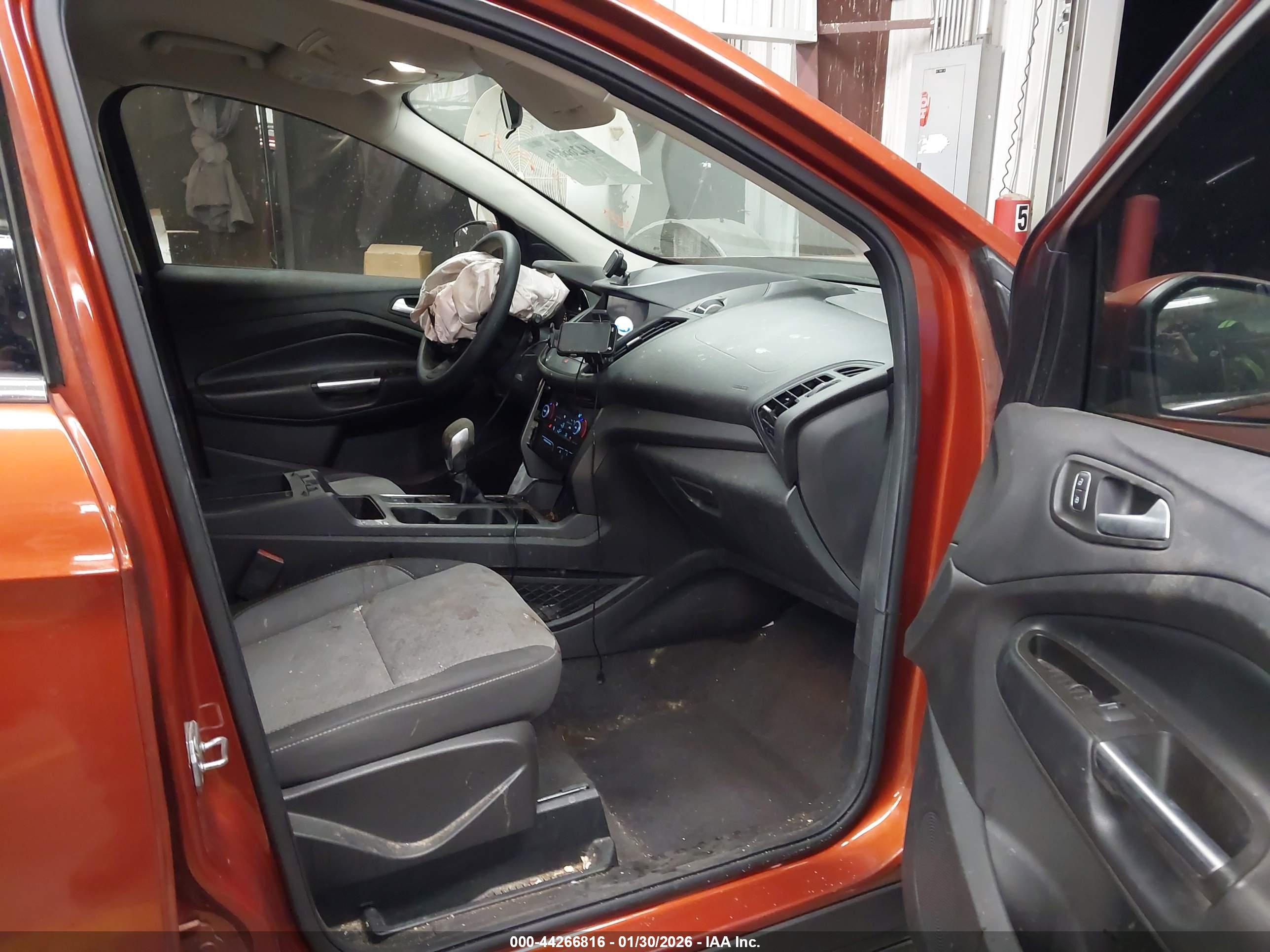 FORD ESCAPE image 5