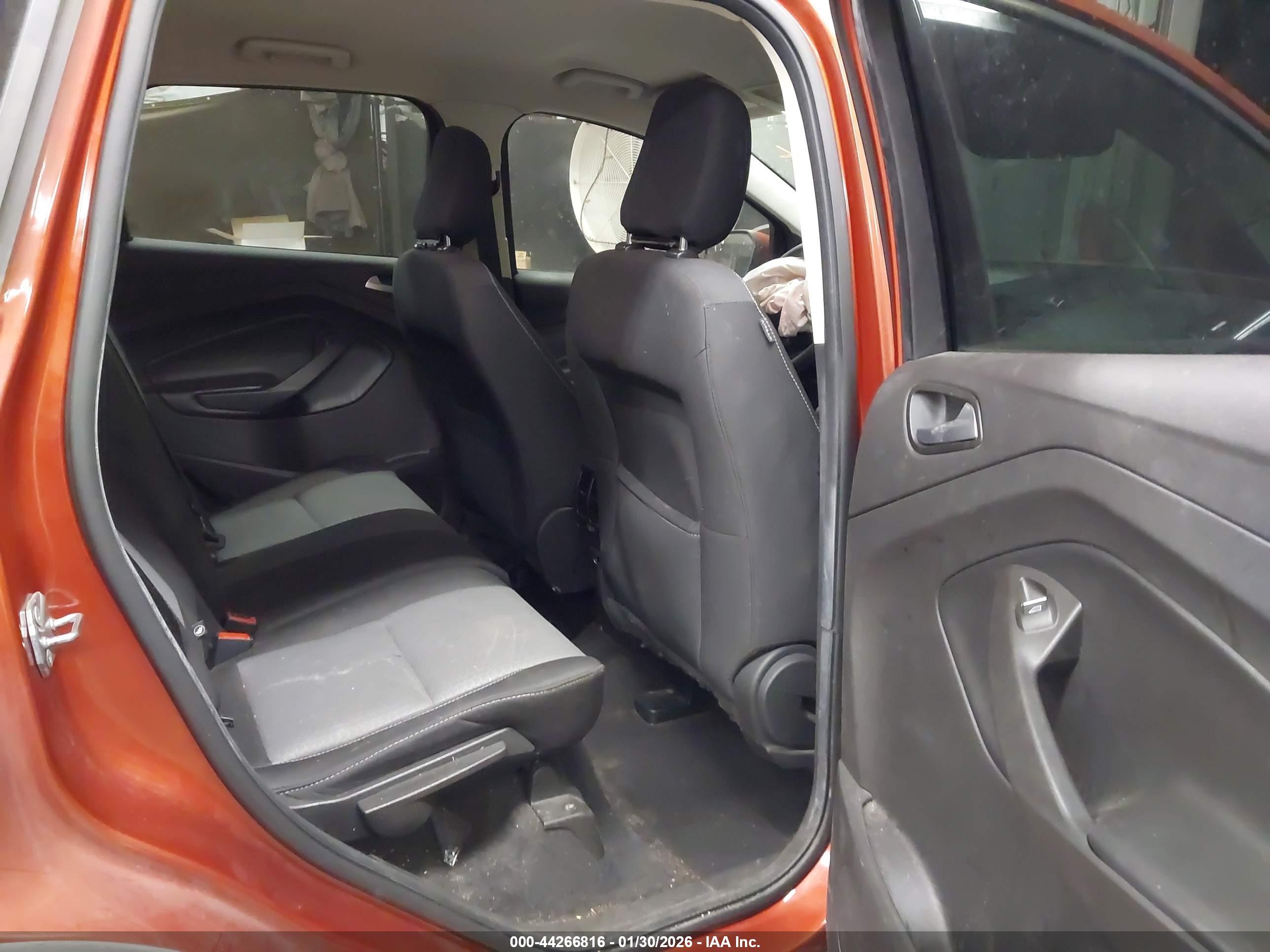 FORD ESCAPE image 8