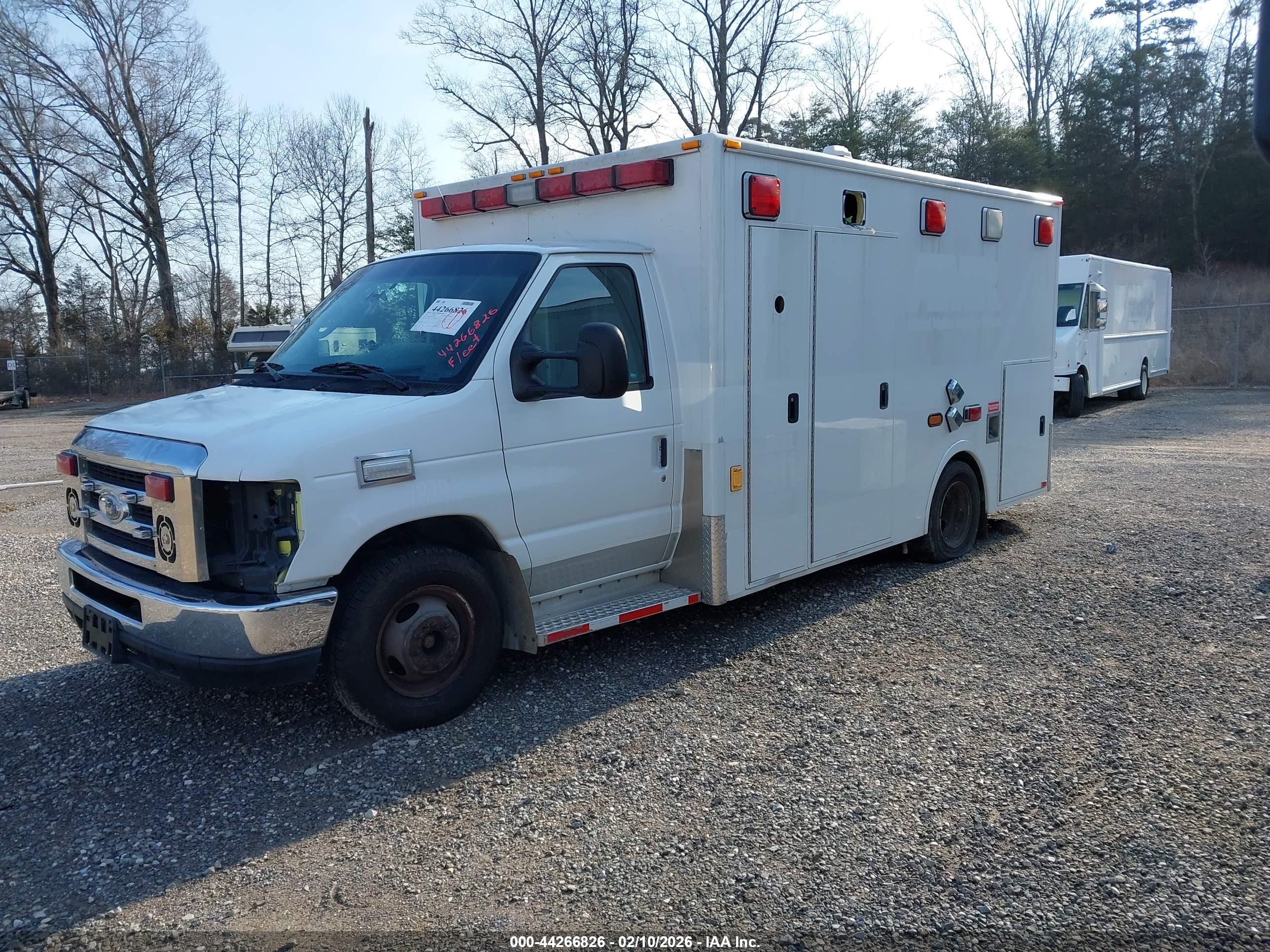 FORD E-350 image 2