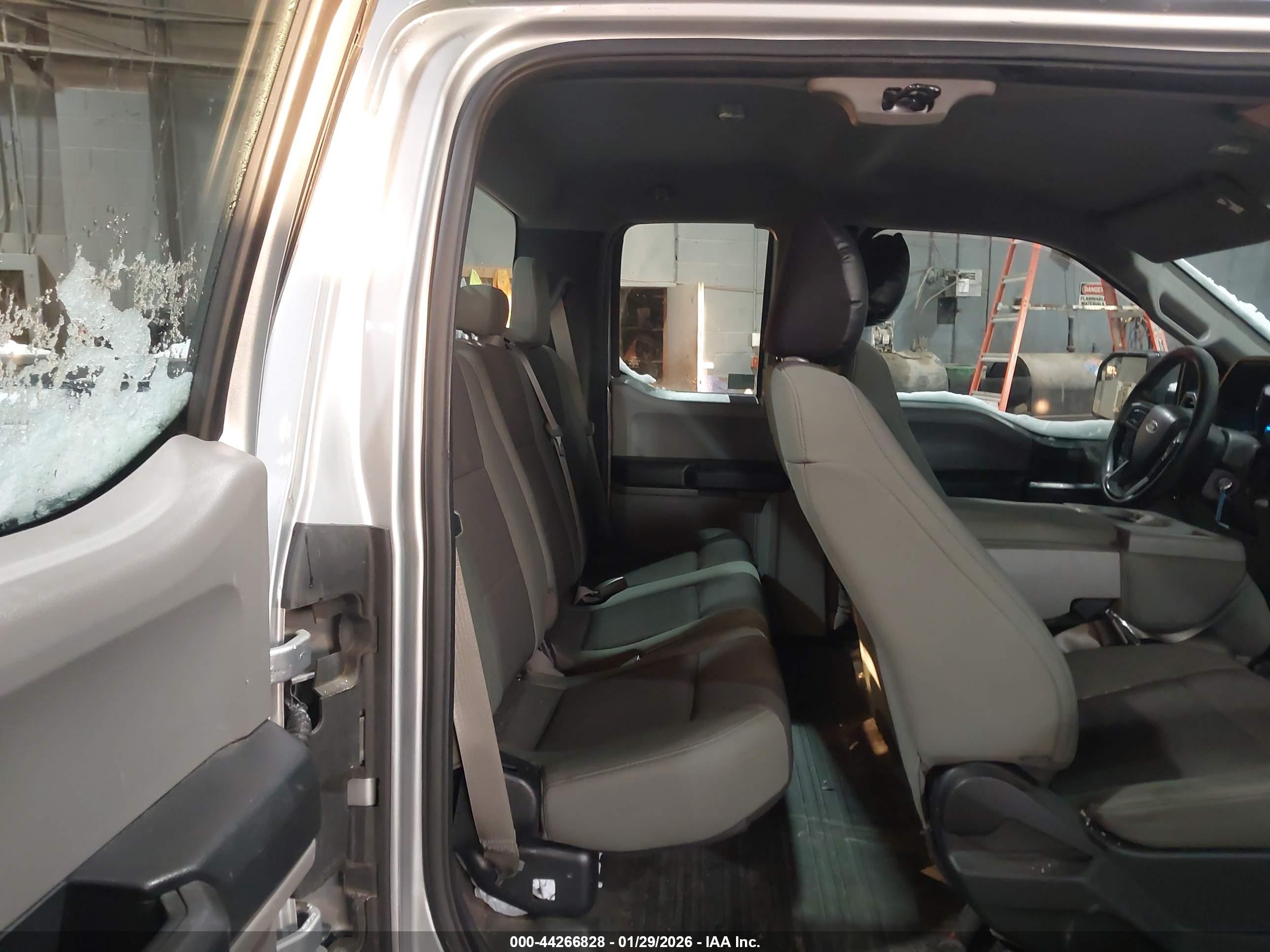 FORD F-150 image 8