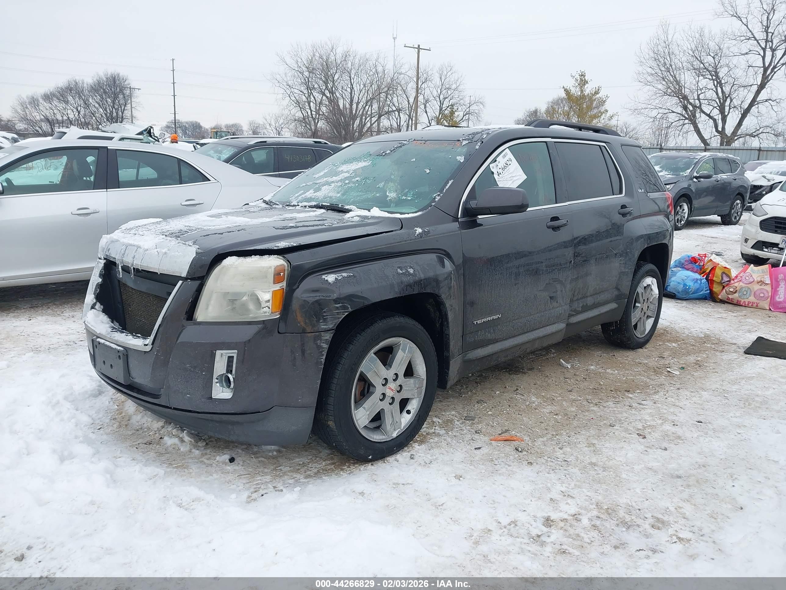 GMC TERRAIN image 2