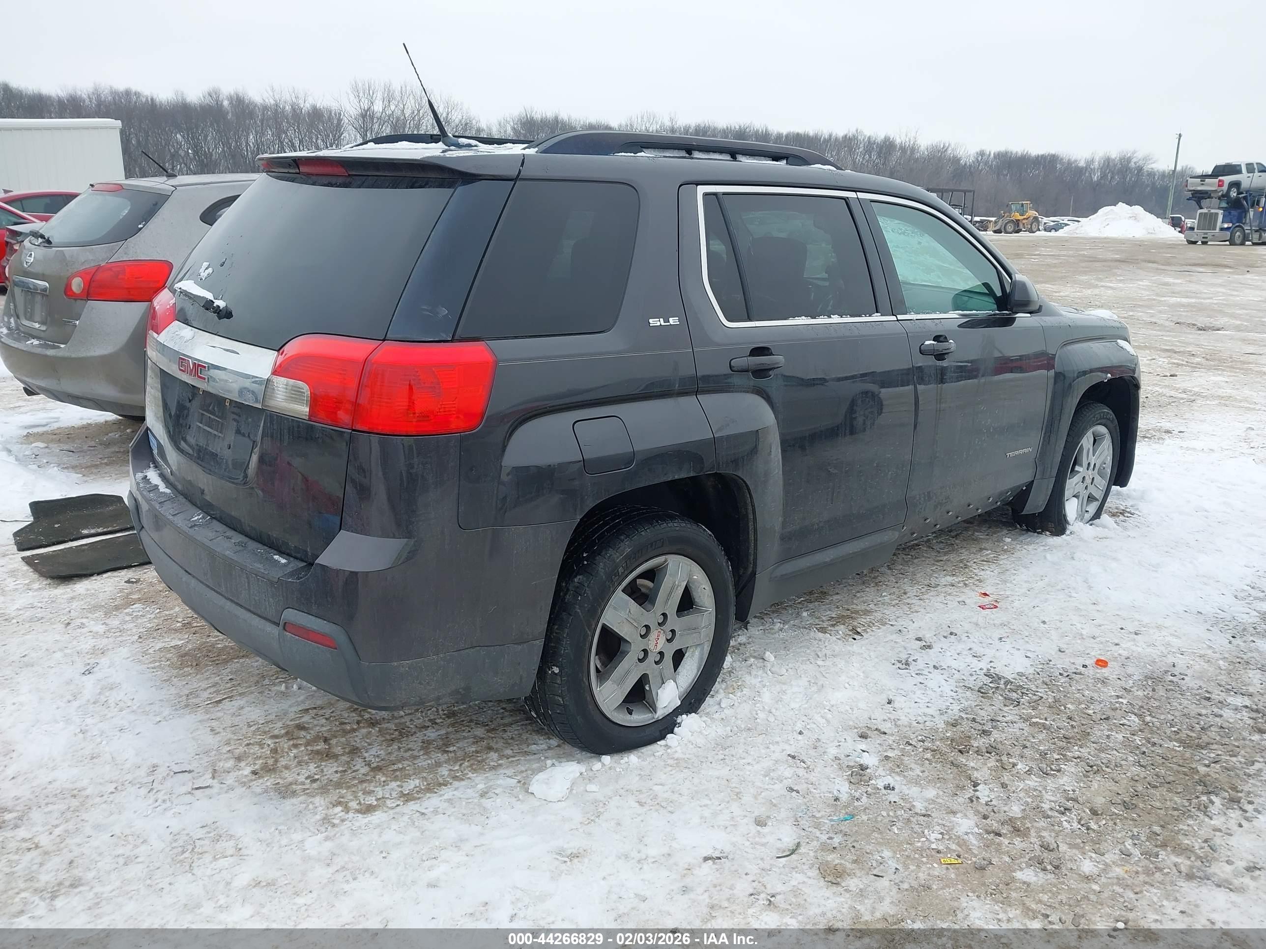 GMC TERRAIN image 4