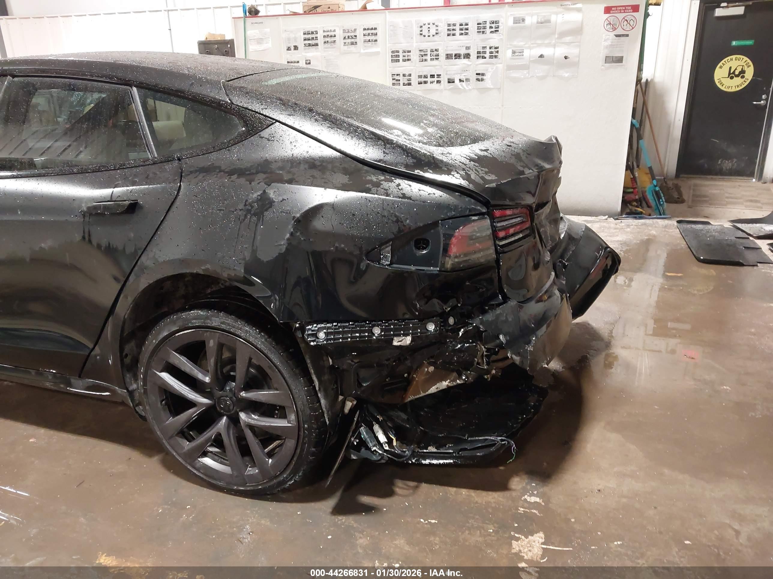 TESLA MODEL image 6