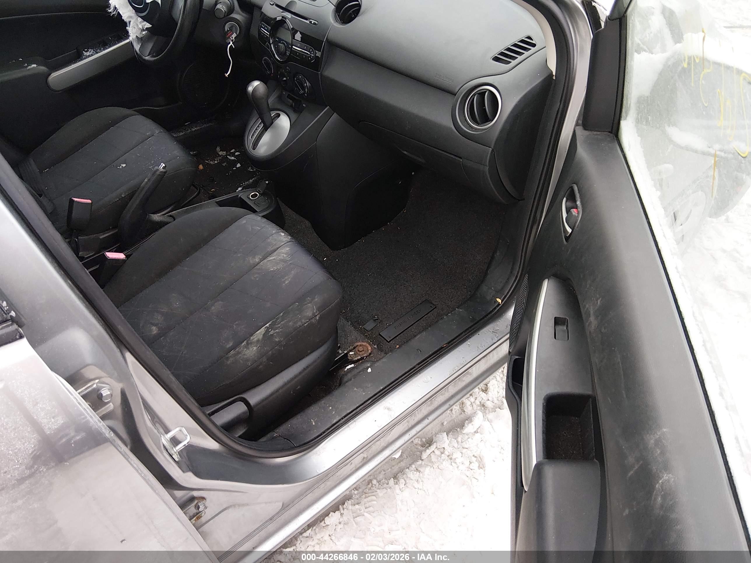 MAZDA MAZDA2 image 5