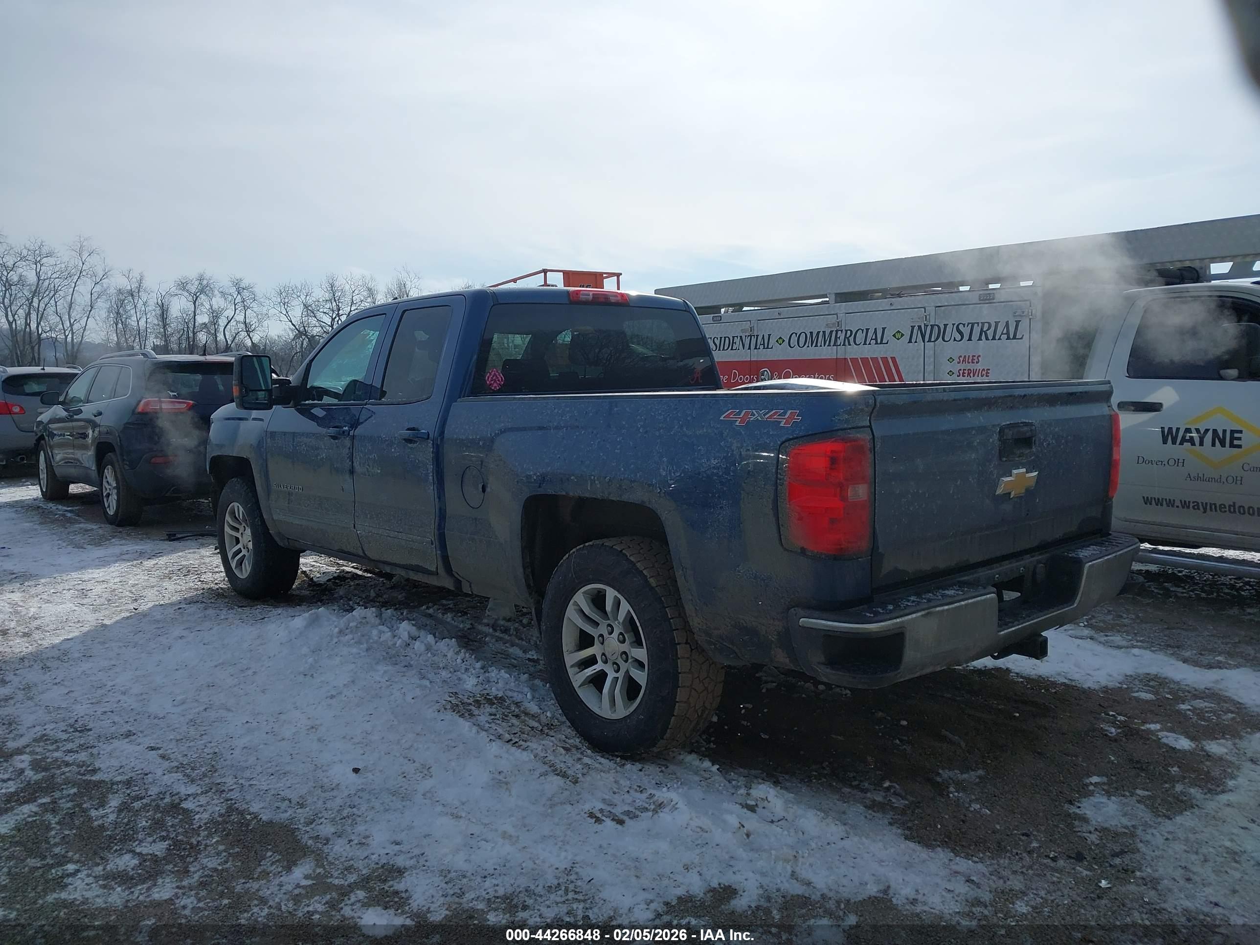 CHEVROLET SILVERADO image 3