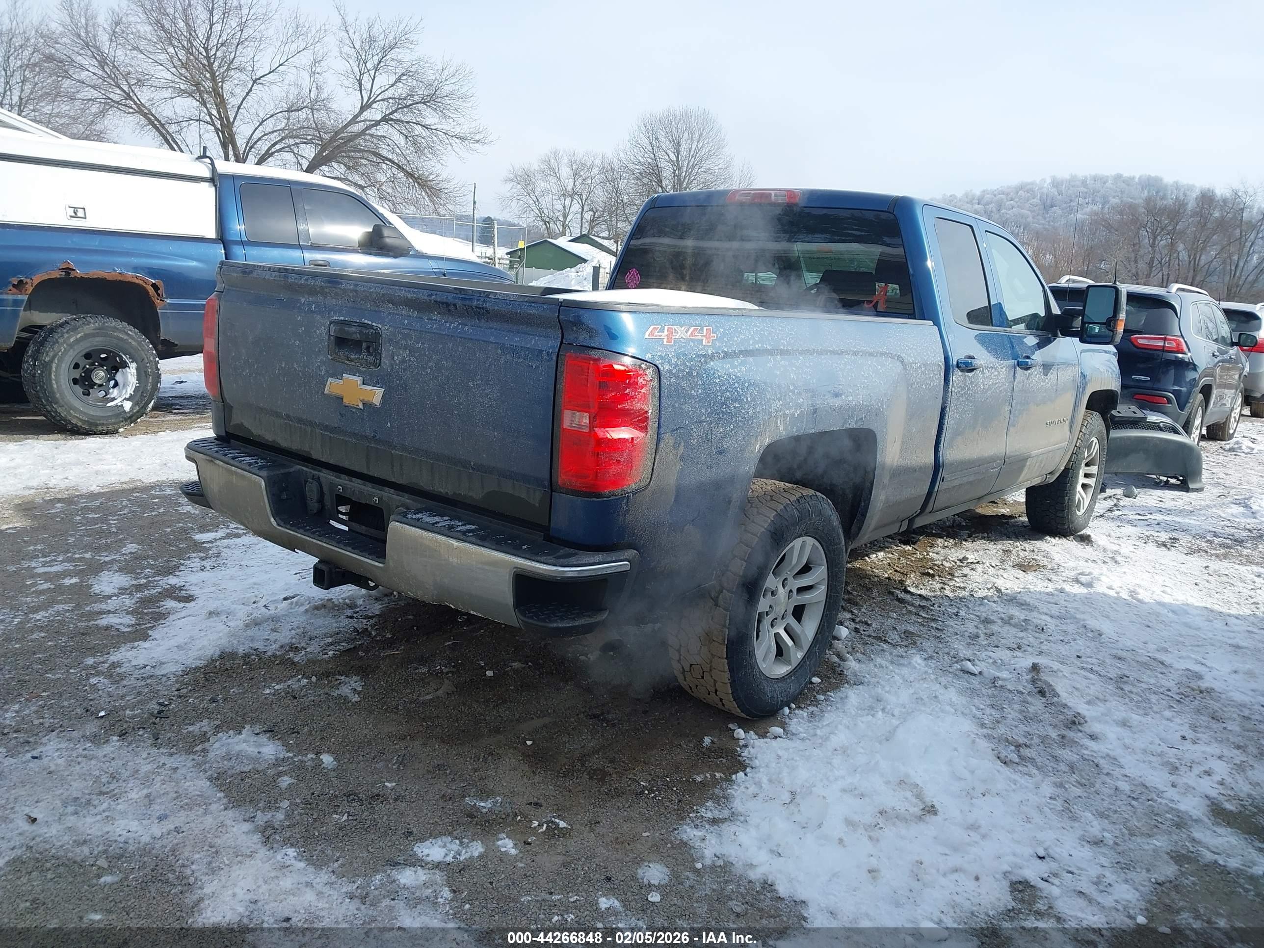CHEVROLET SILVERADO image 4